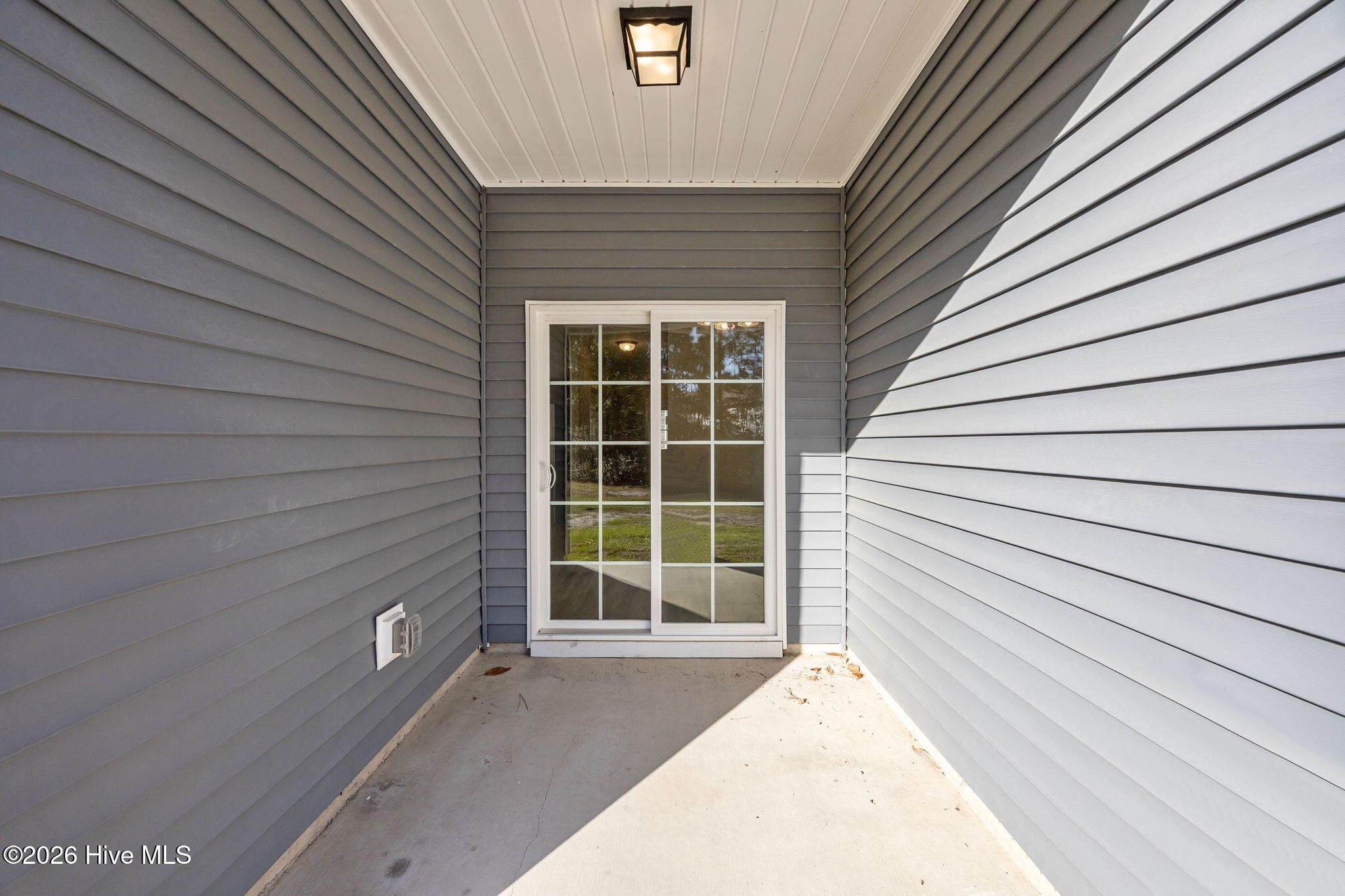 100565324 | Photo 33