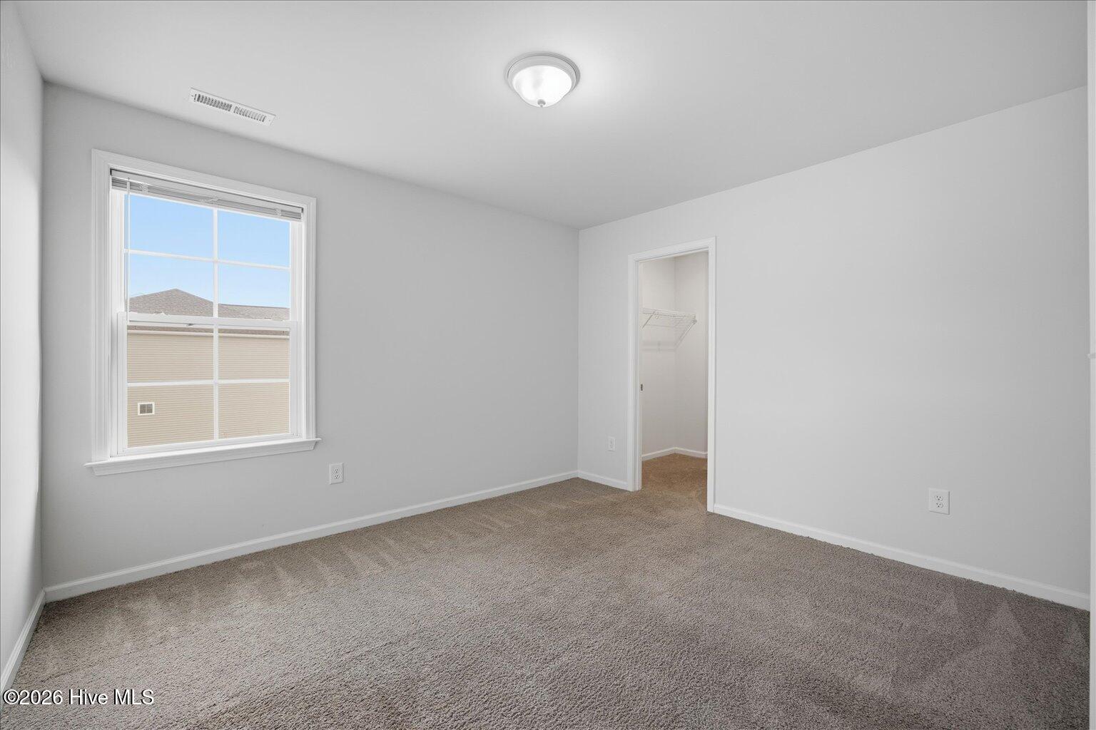 100548864 | Photo 34