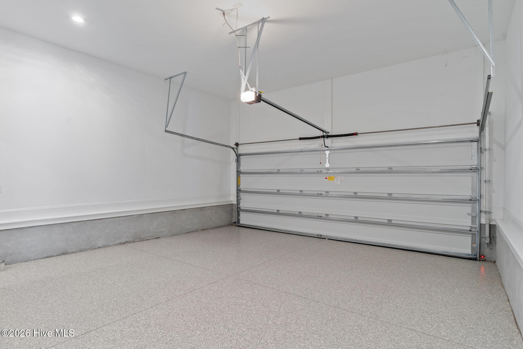 100568555 | Photo 29