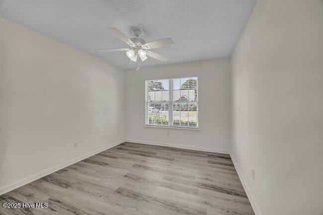 100532866 | Photo 19