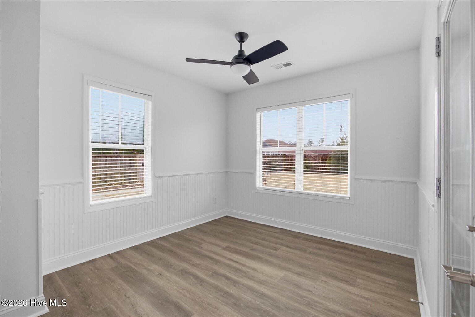 100557430 | Photo 25