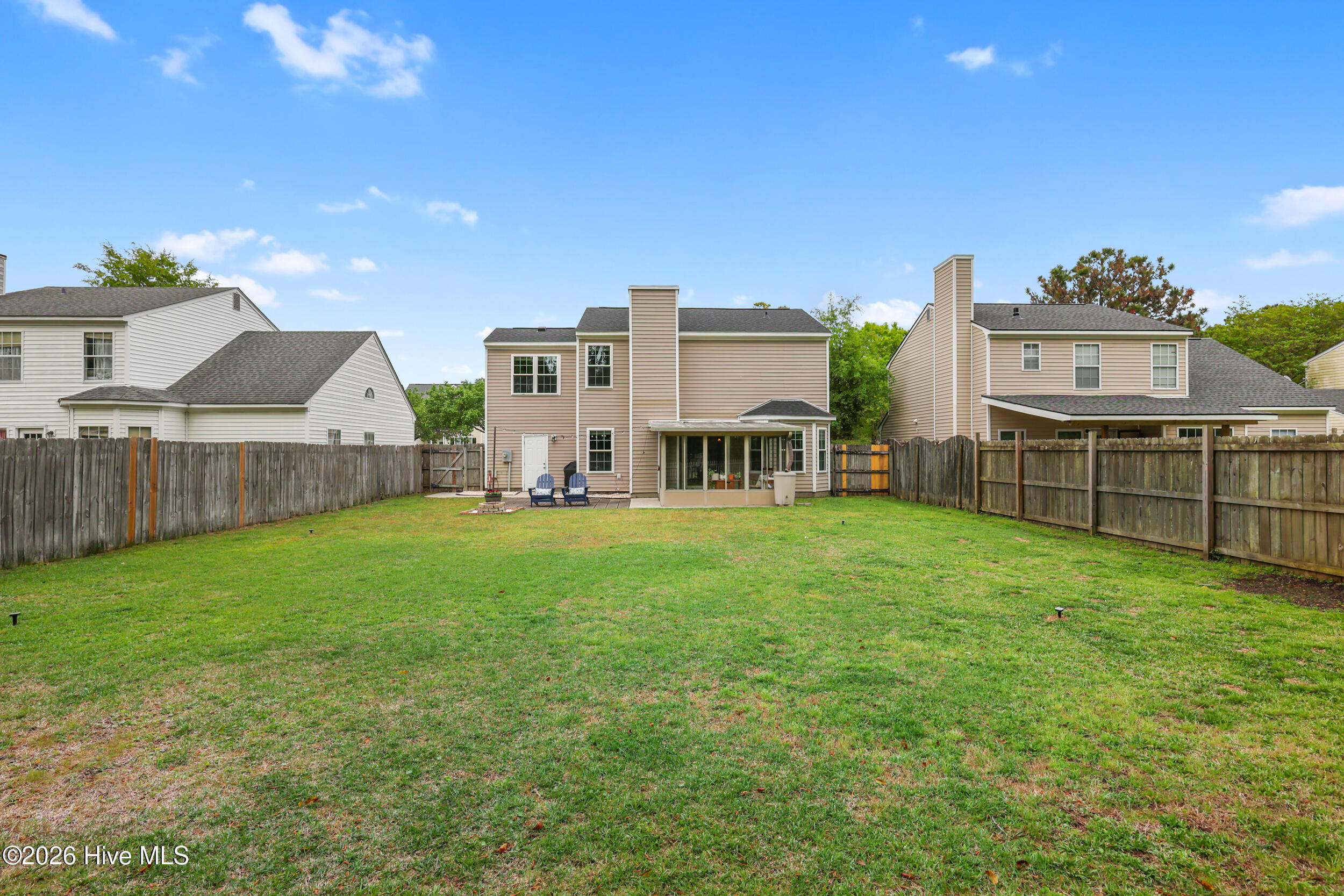 100565857 | Photo 27