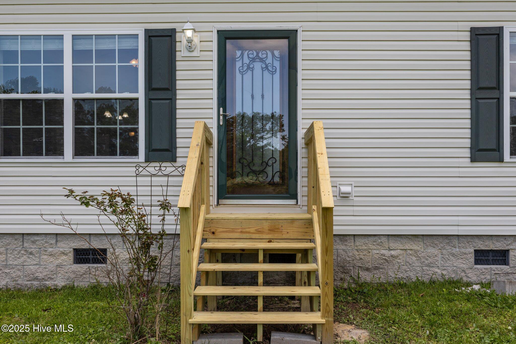 Front Porch to Den