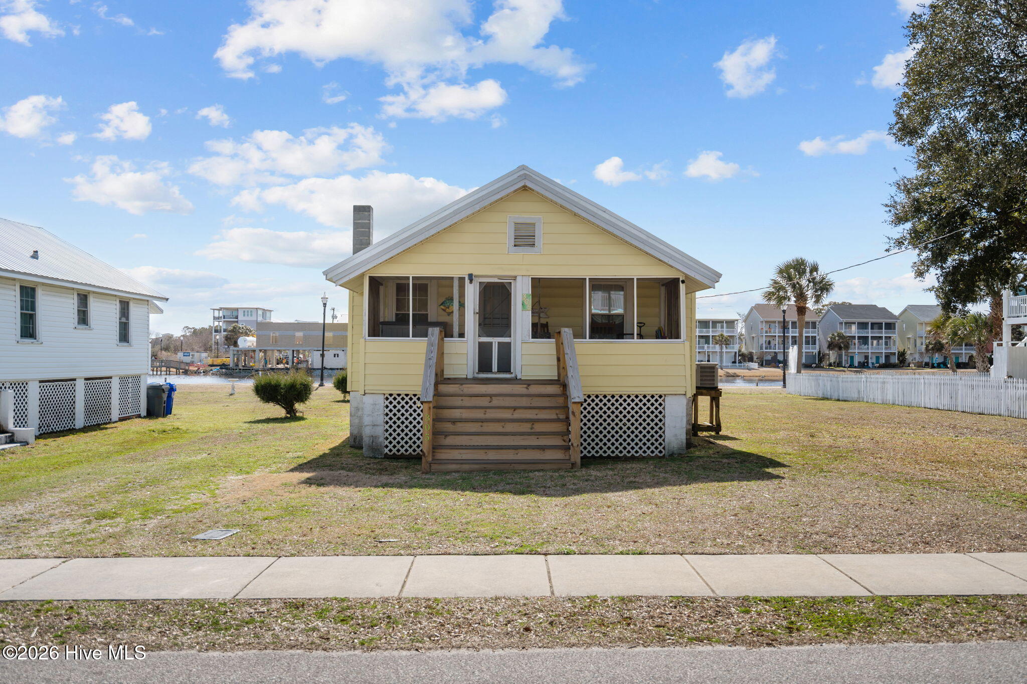 305 Atlanta Avenue, Carolina Beach, NC, 28428