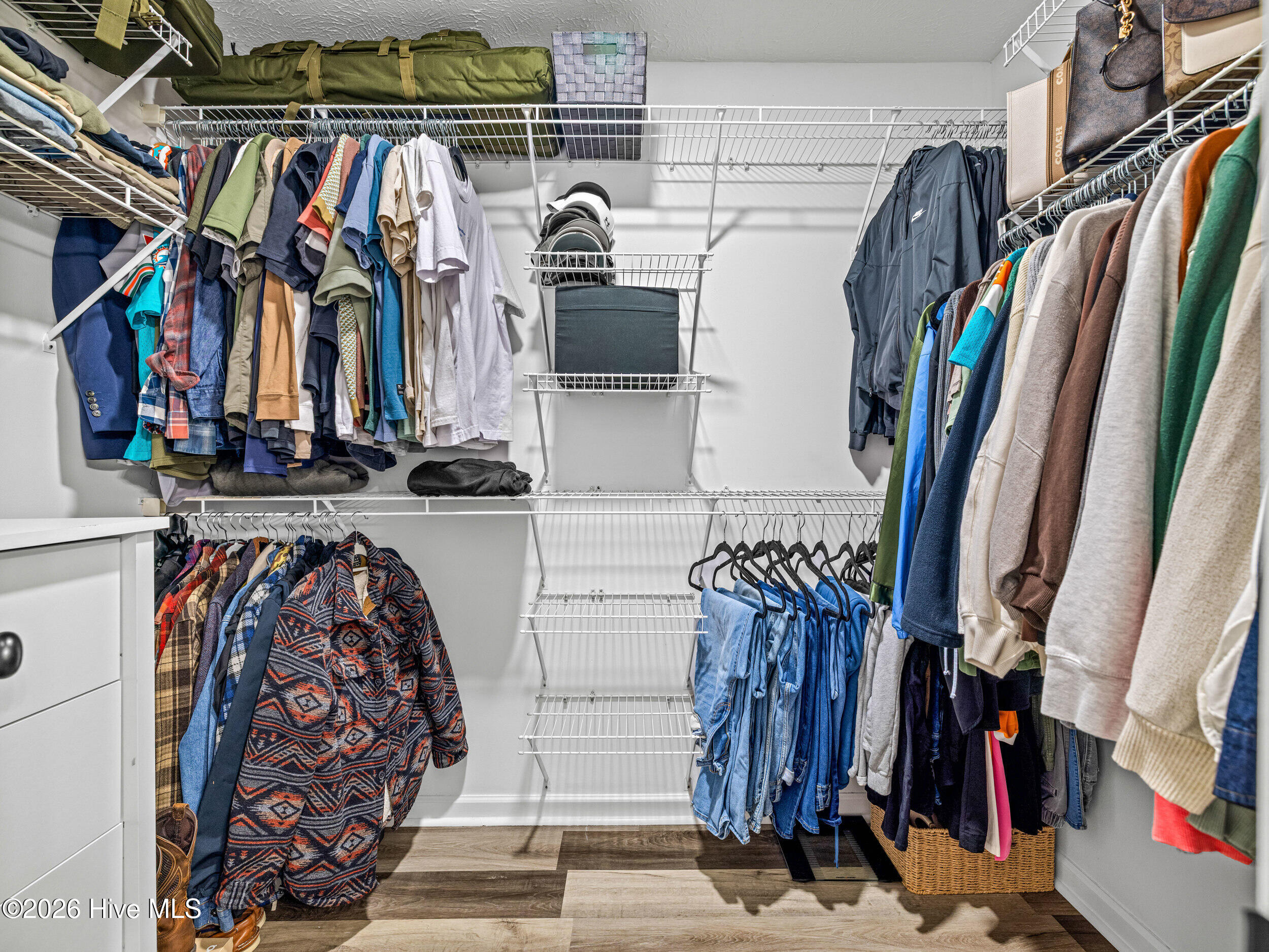 100554161 | Photo 39