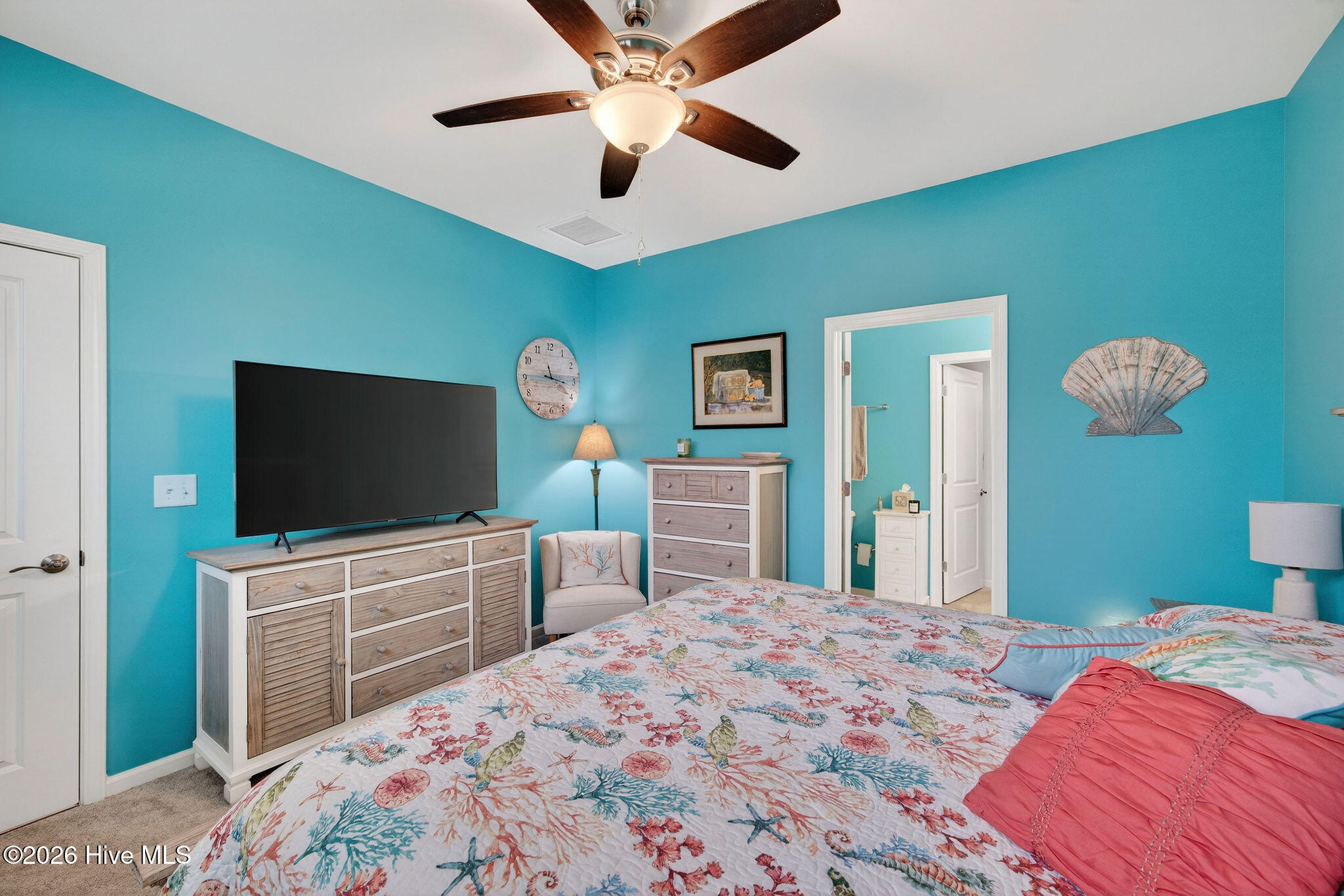 100551892 | Photo 24