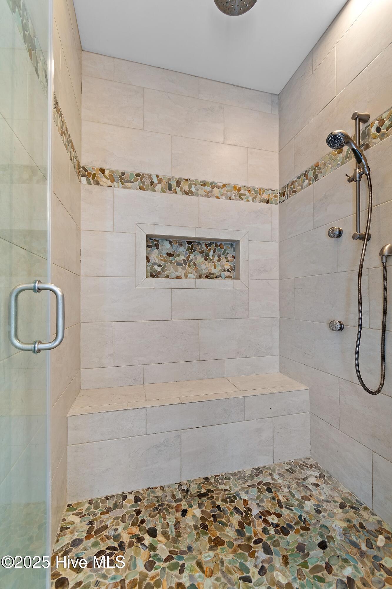 100546132 | Photo 21