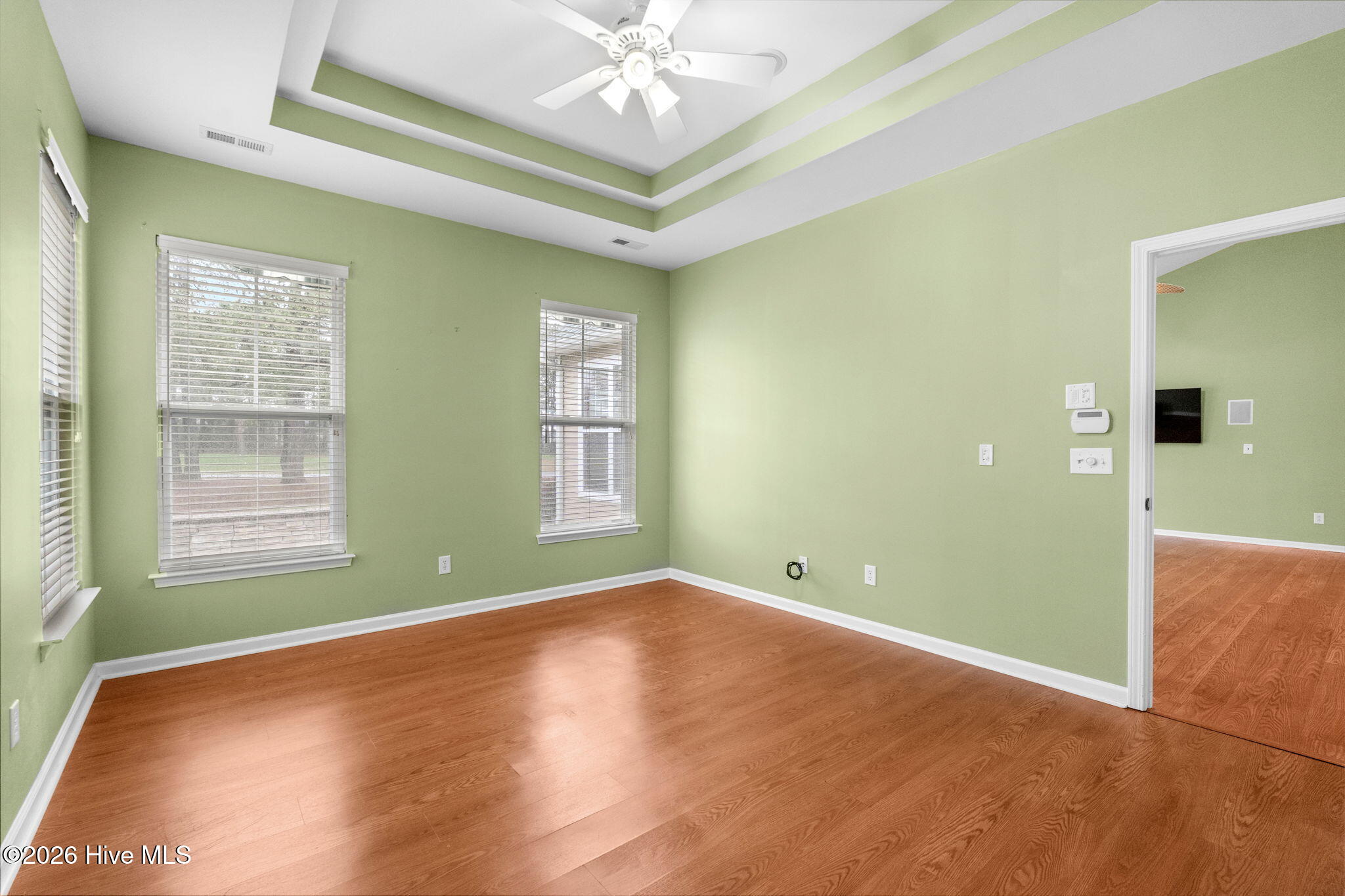 100493950 | Photo 36