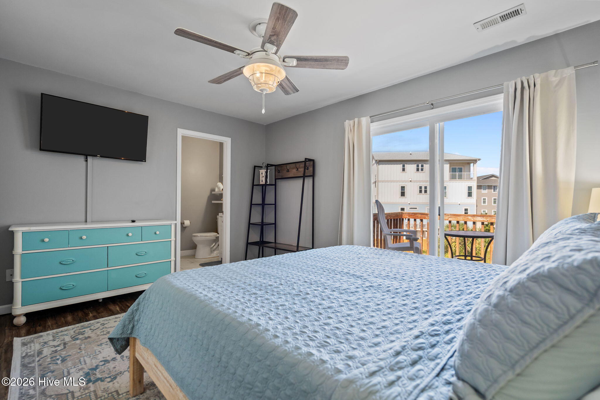 100566961 | Photo 20