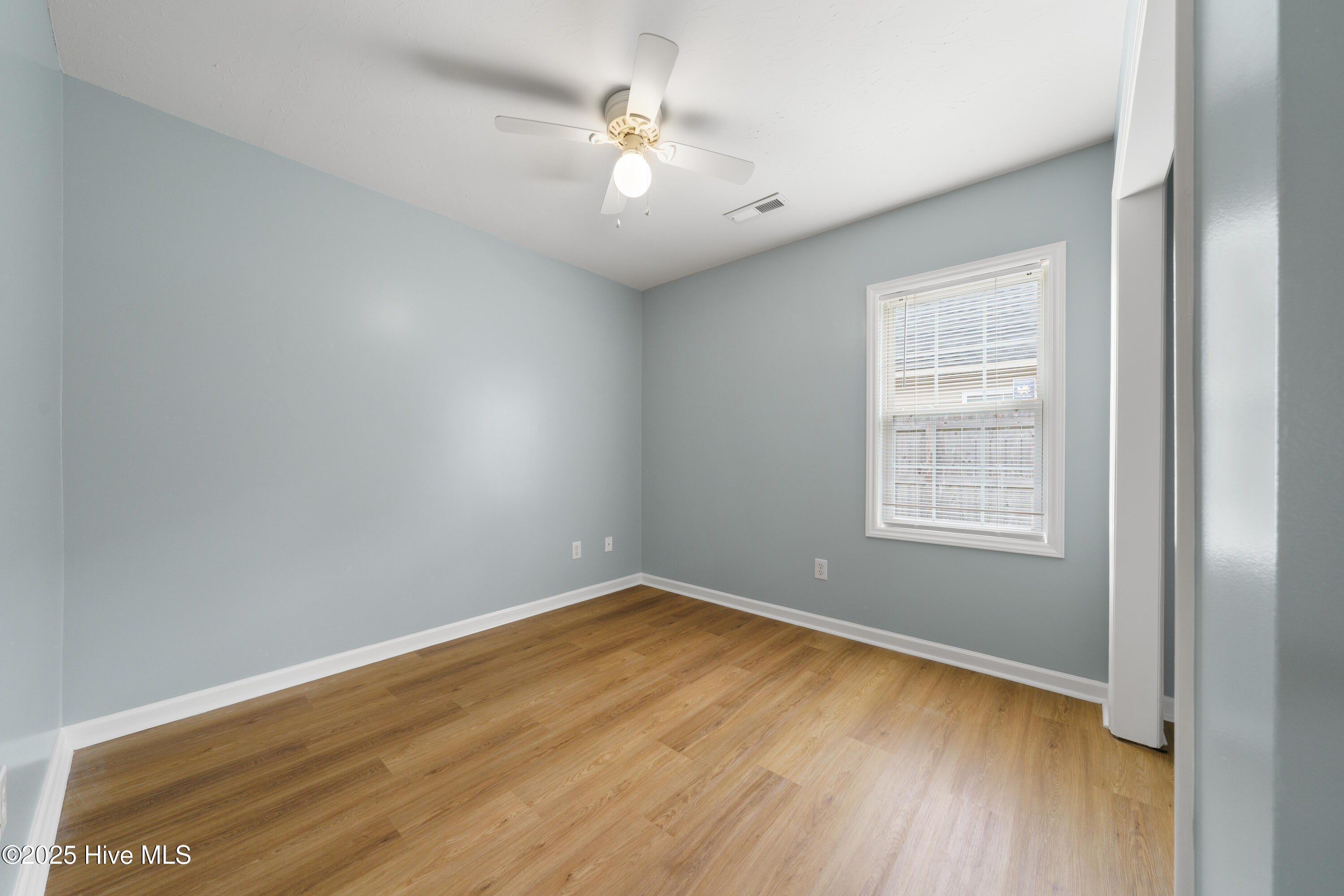 100531381 | Photo 15