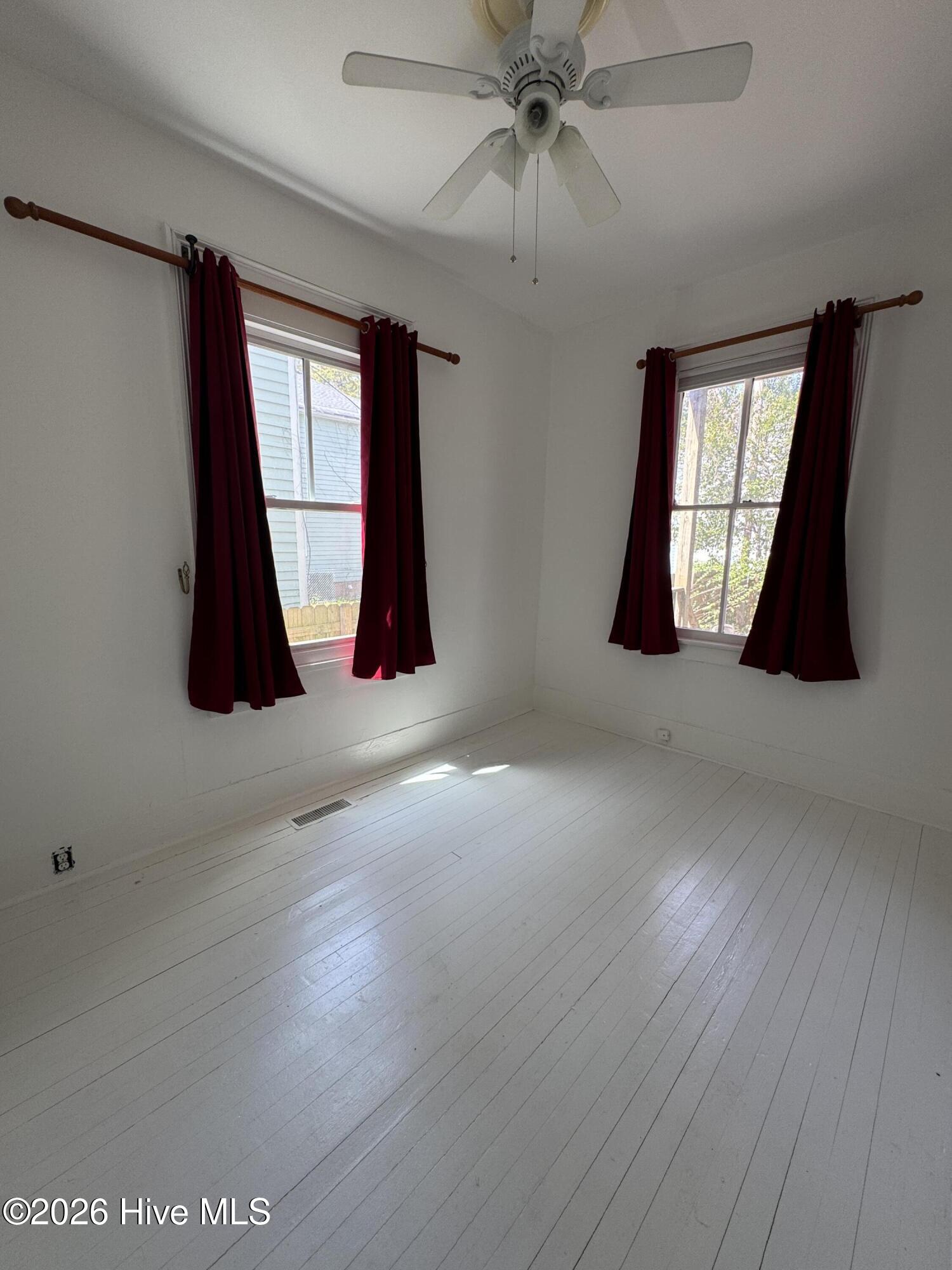 100564454 | Photo 20