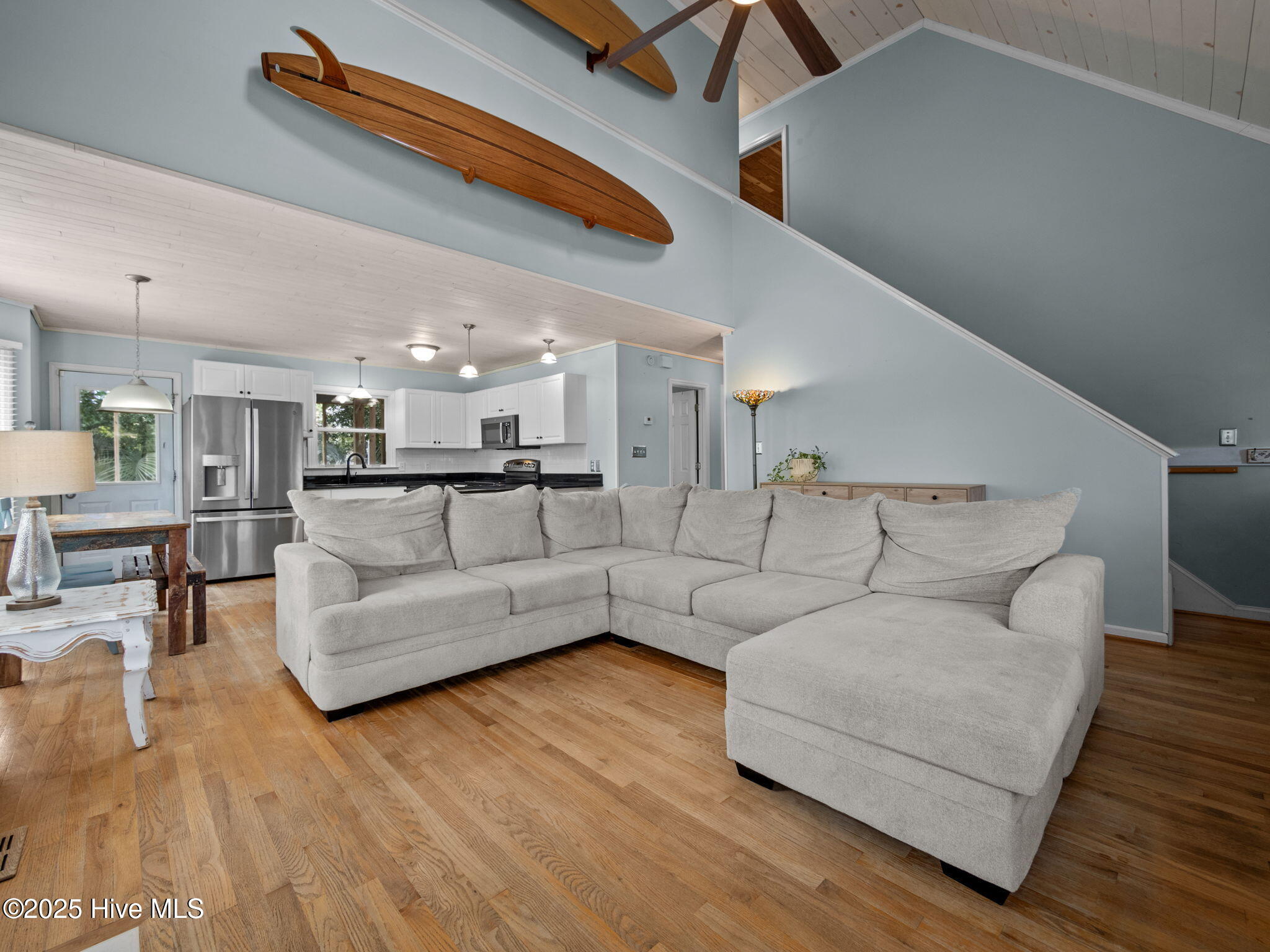 100535865 | Photo 16