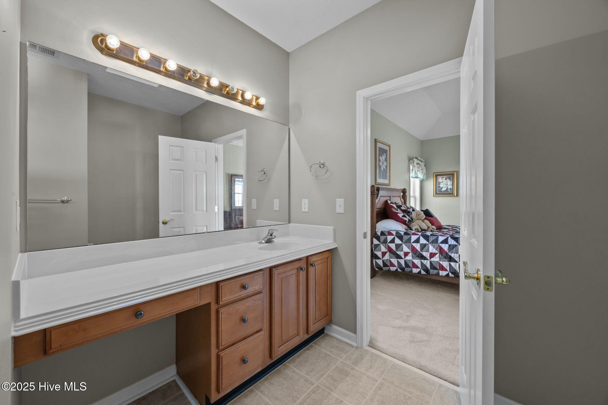 100539449 | Photo 21