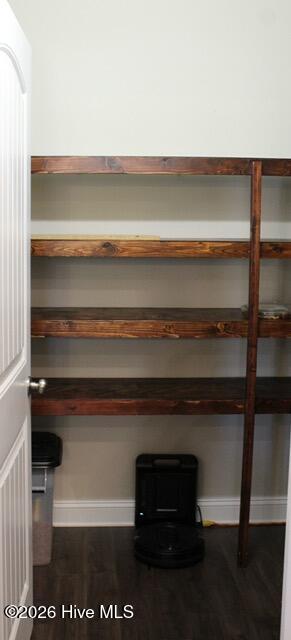 100548455 | Photo 24