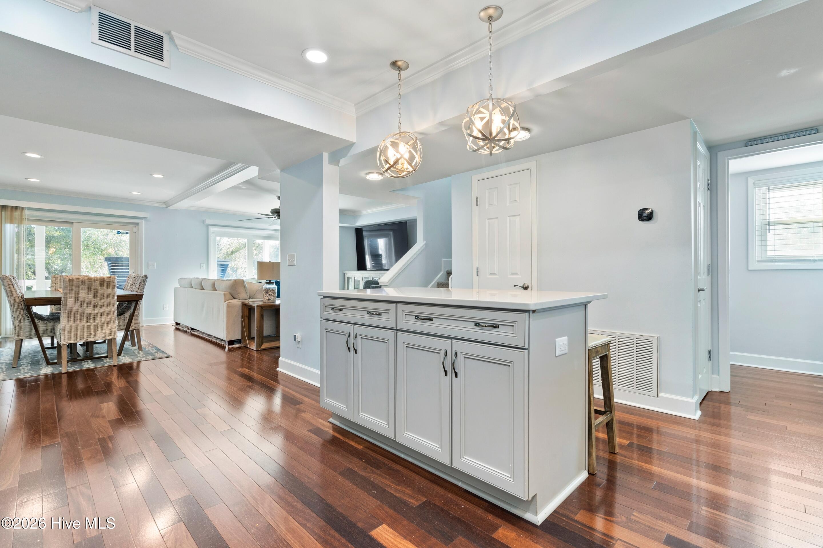 100548419 | Photo 16