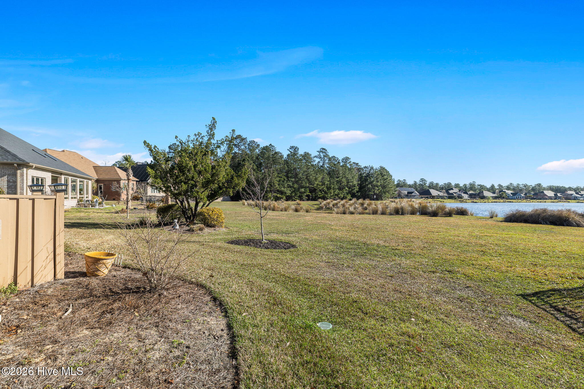 100560787 | Photo 56