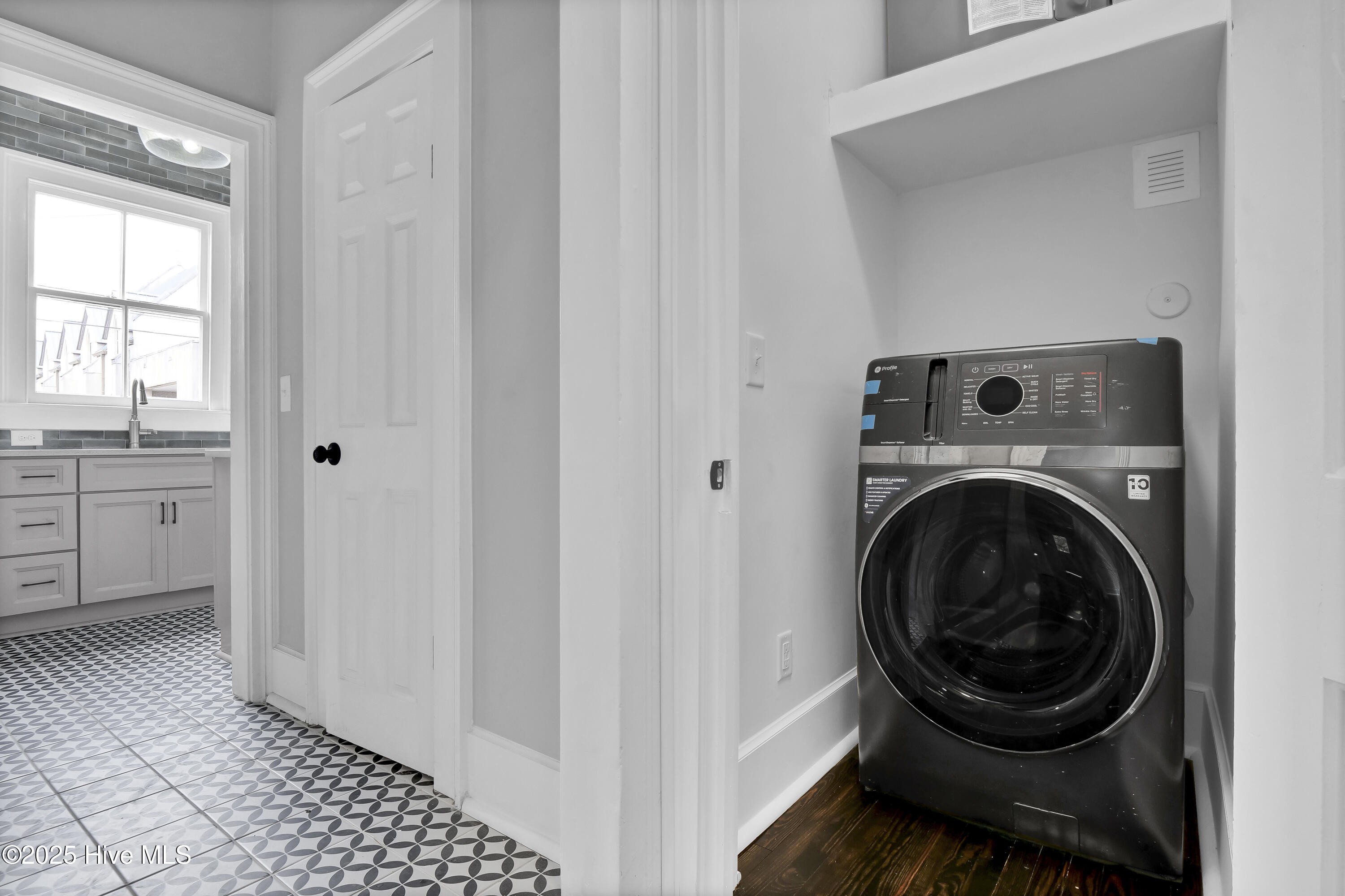 100529895 | Photo 14