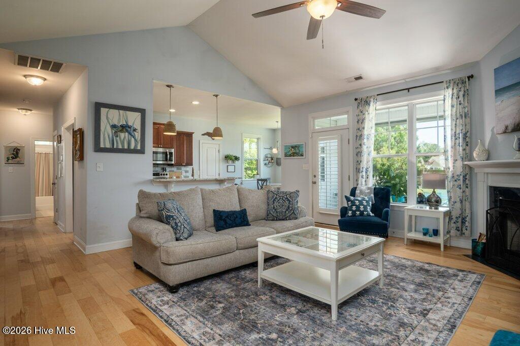 100569625 | Photo 15