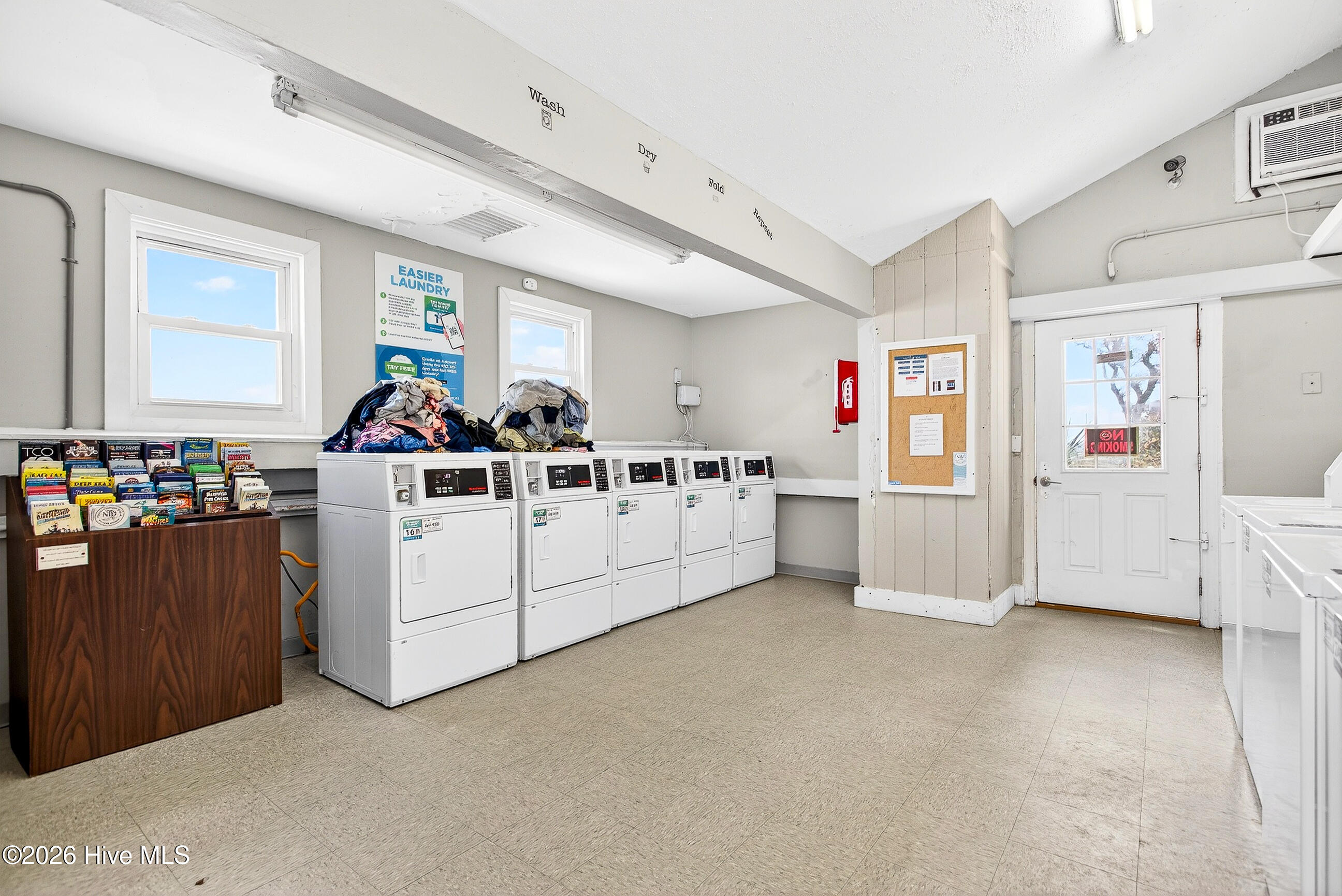 100562717 | Photo 21