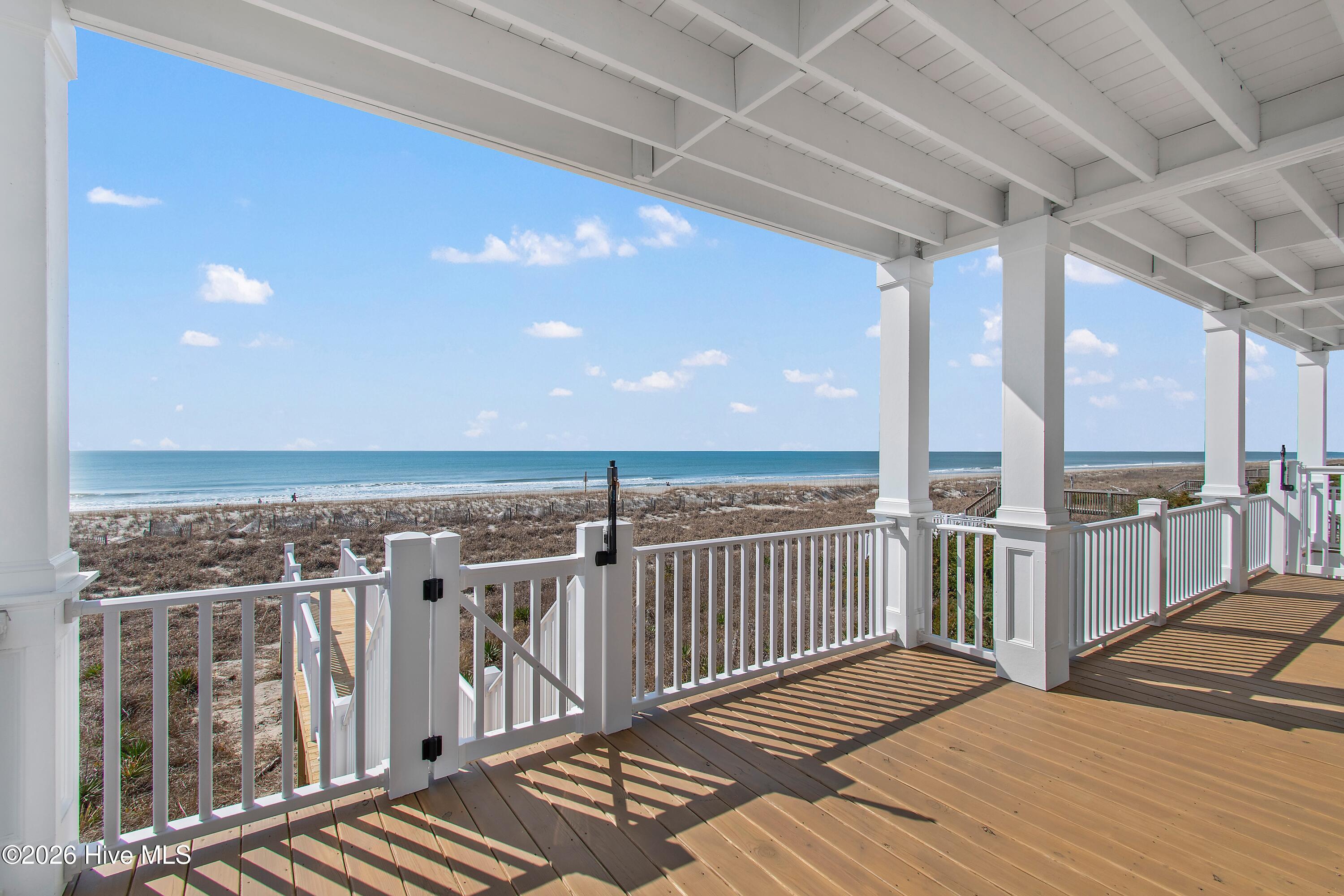 100525710 | Photo 35