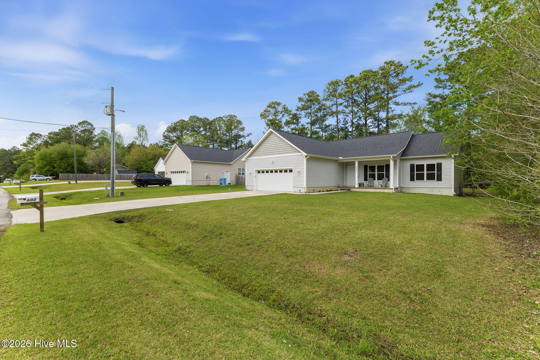 100565860 | Photo 34