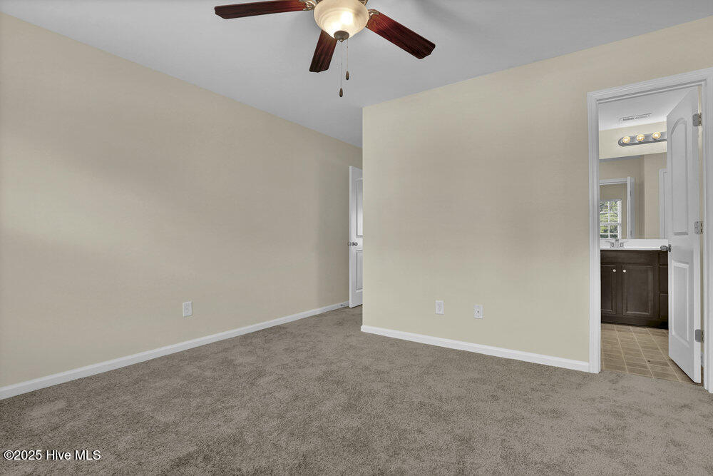 100546186 | Photo 26