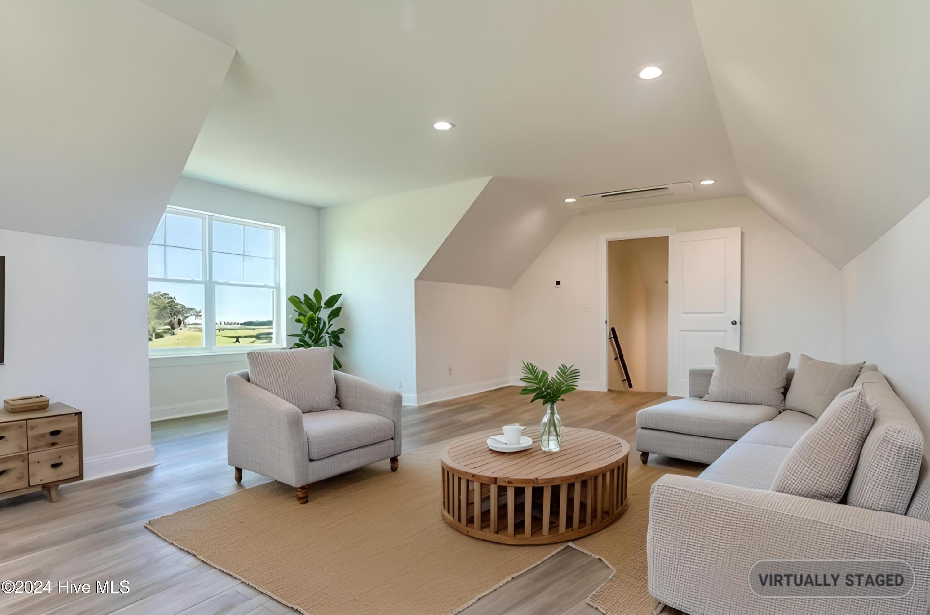 100477355 | Photo 54