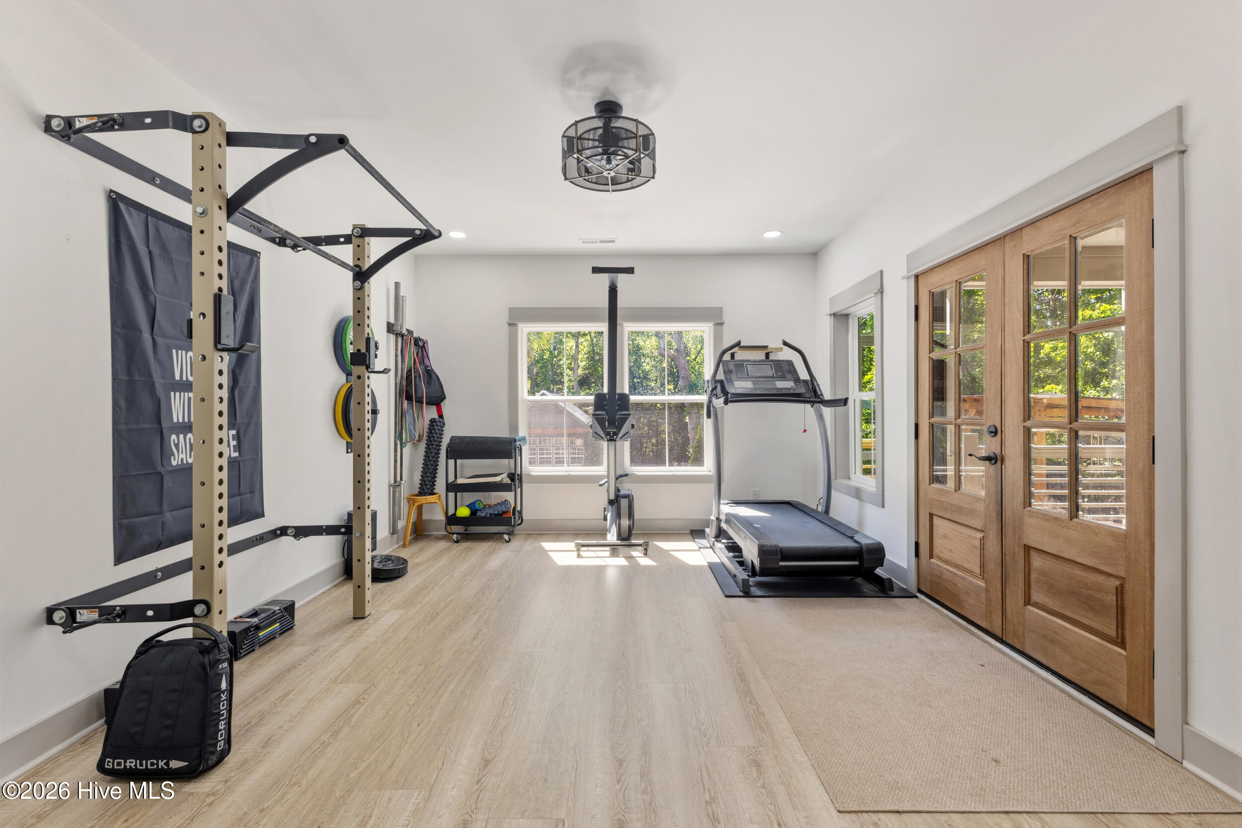 100570688 | Photo 48