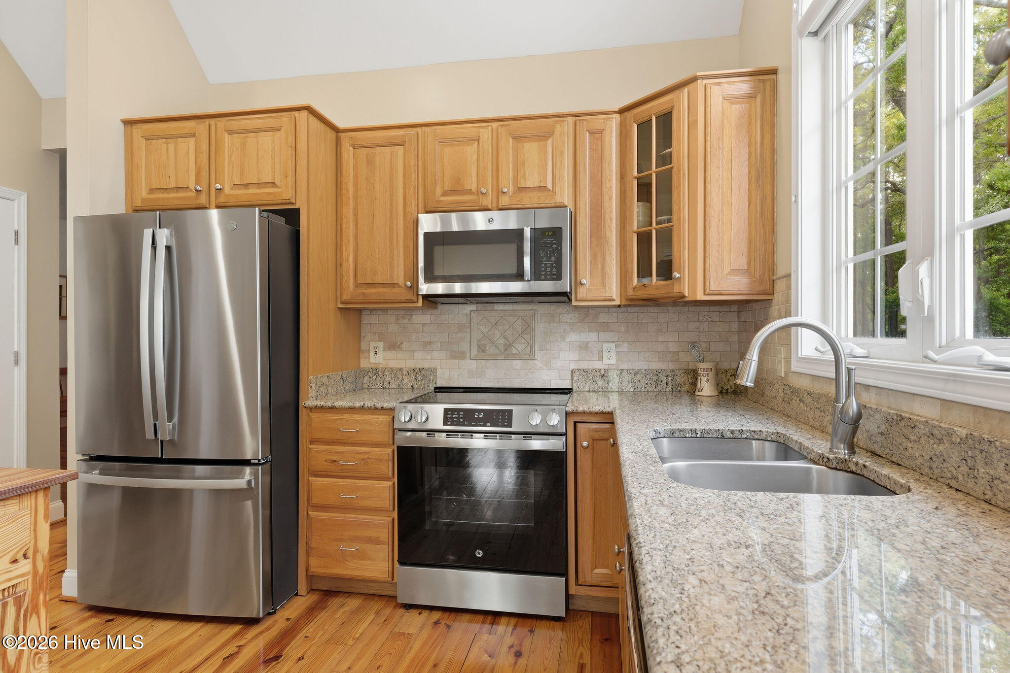 100567375 | Photo 17