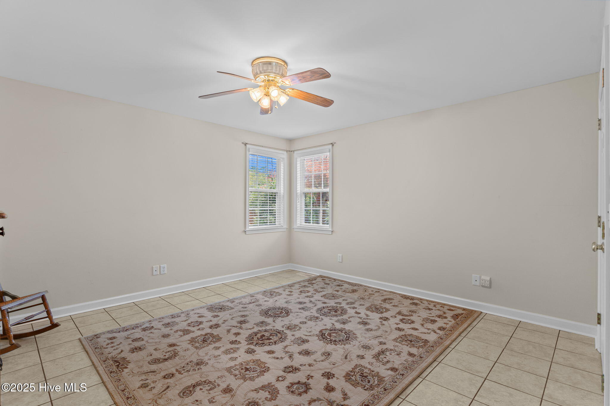 100543111 | Photo 57