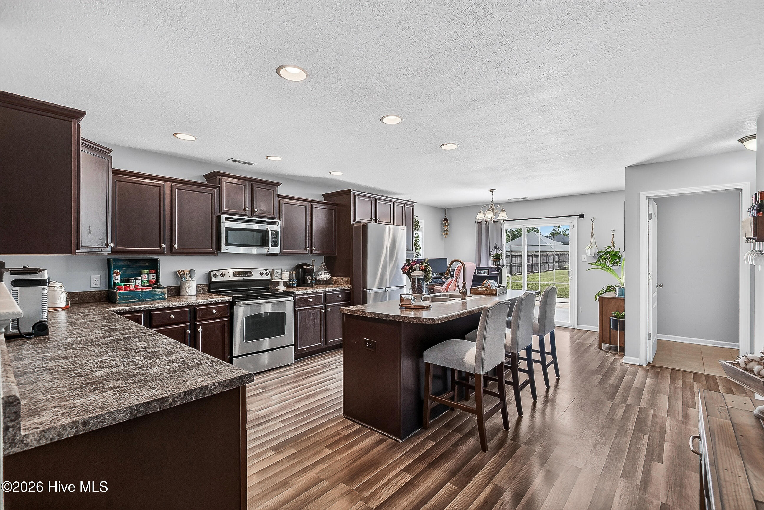 100584445 | Photo 10