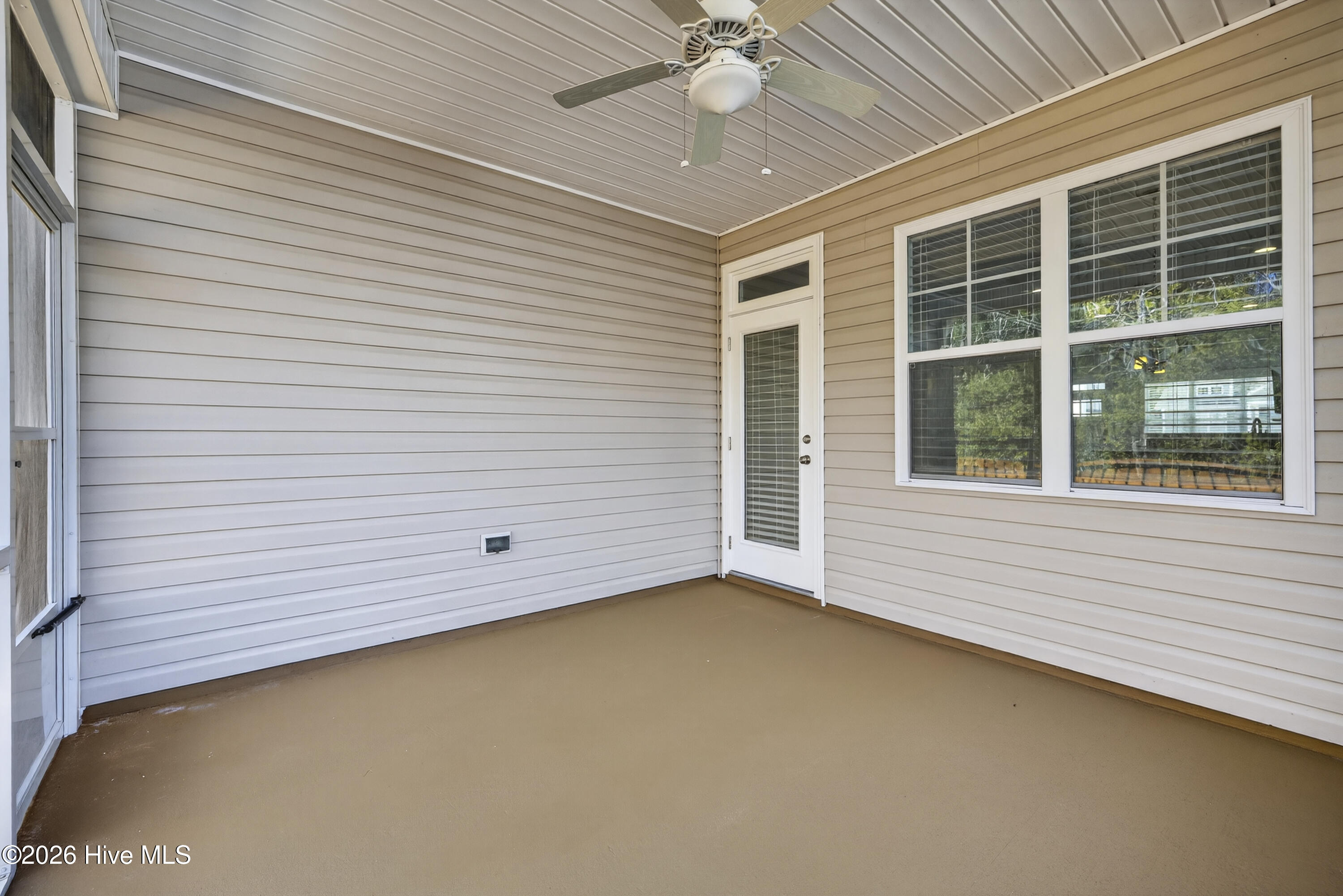 100552916 | Photo 13