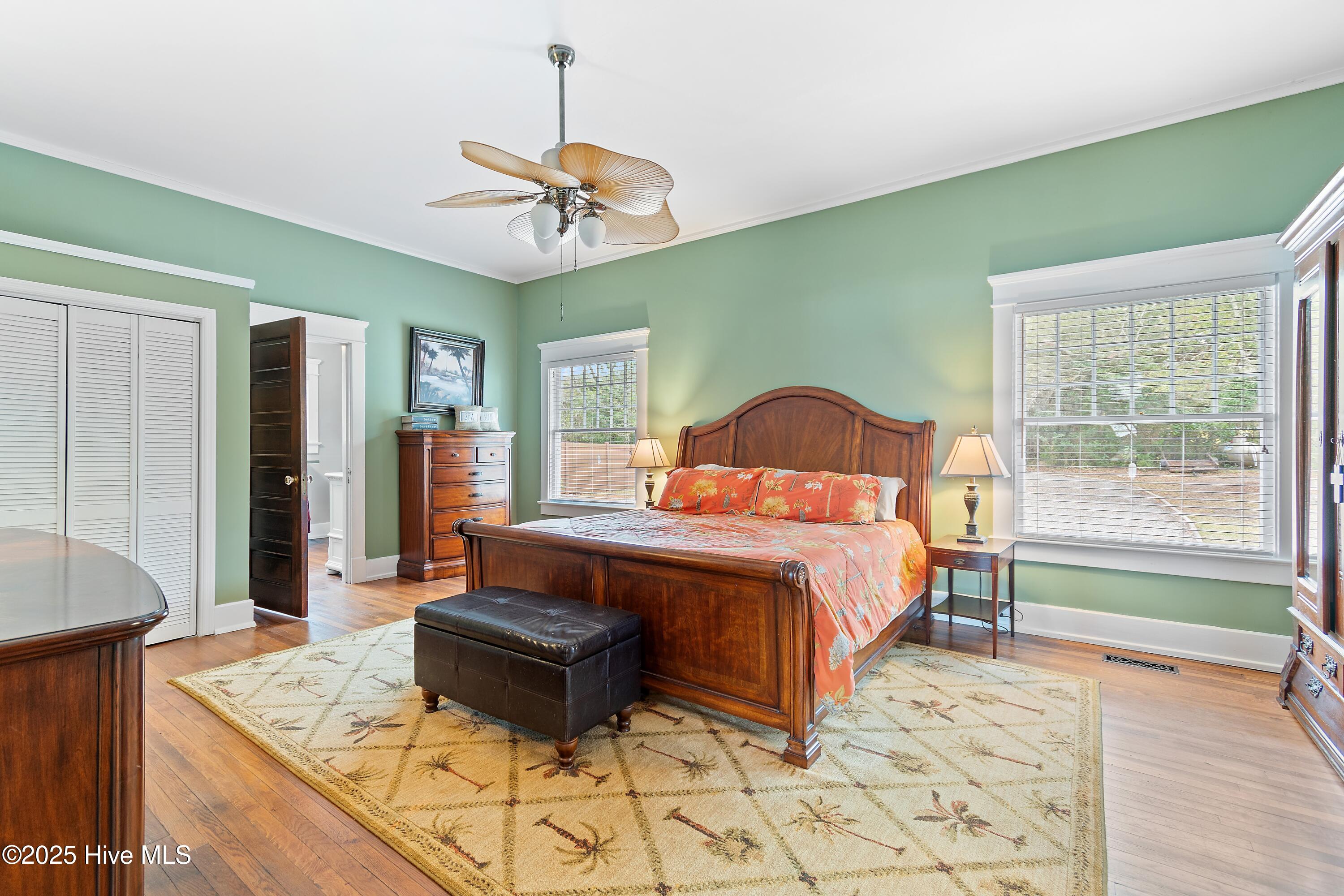 100544139 | Photo 32