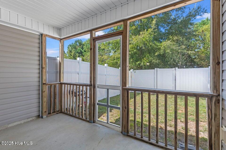 100539312 | Photo 14