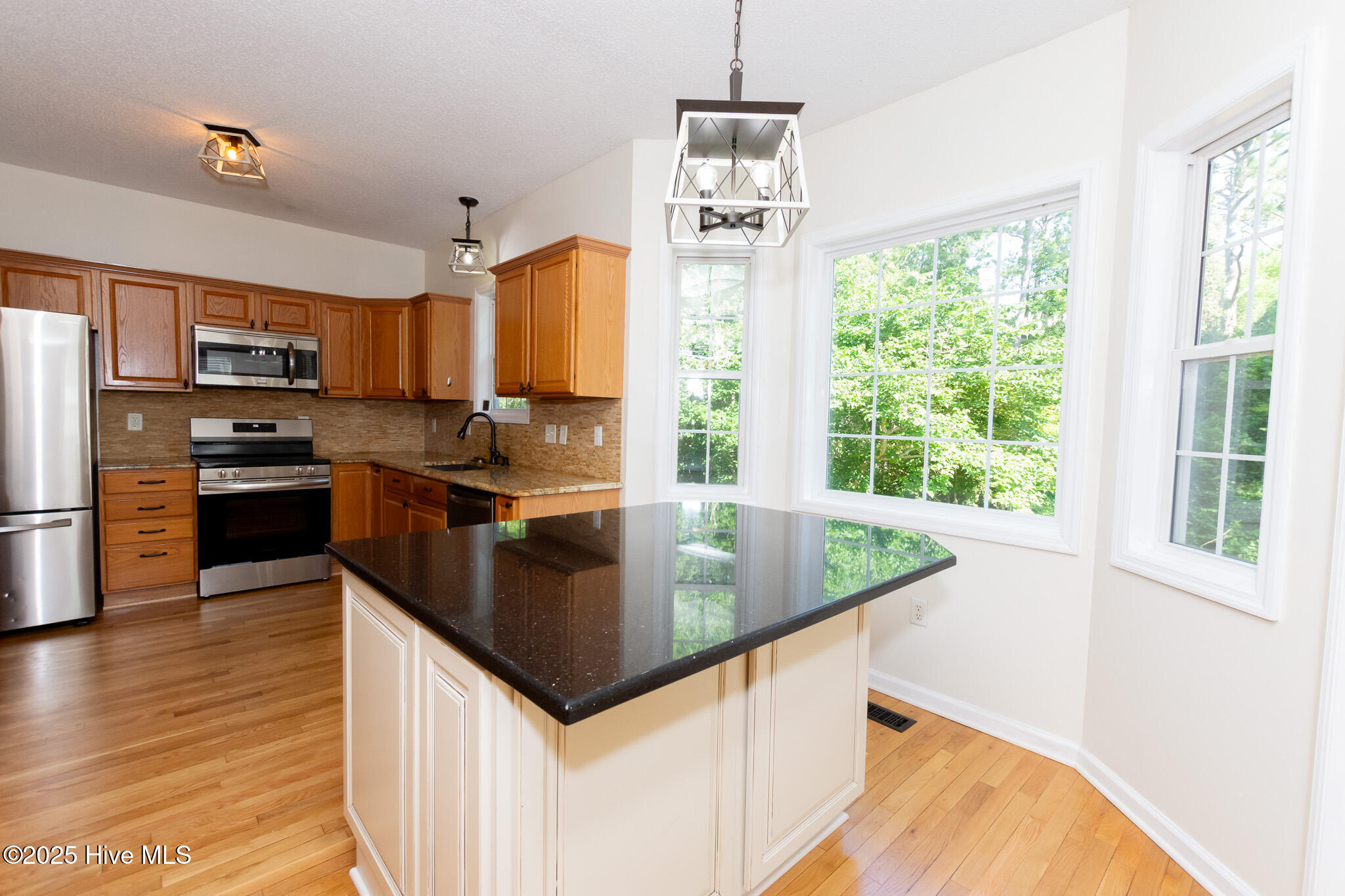 100554866 | Photo 15