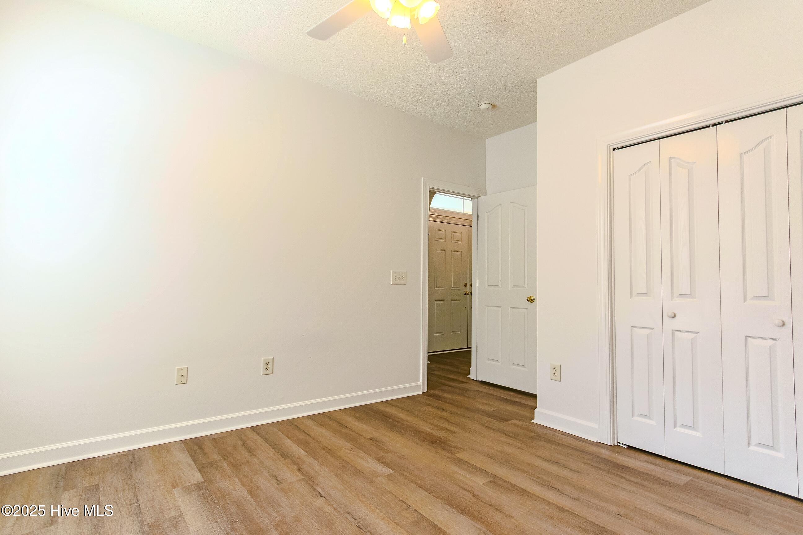 100525378 | Photo 42