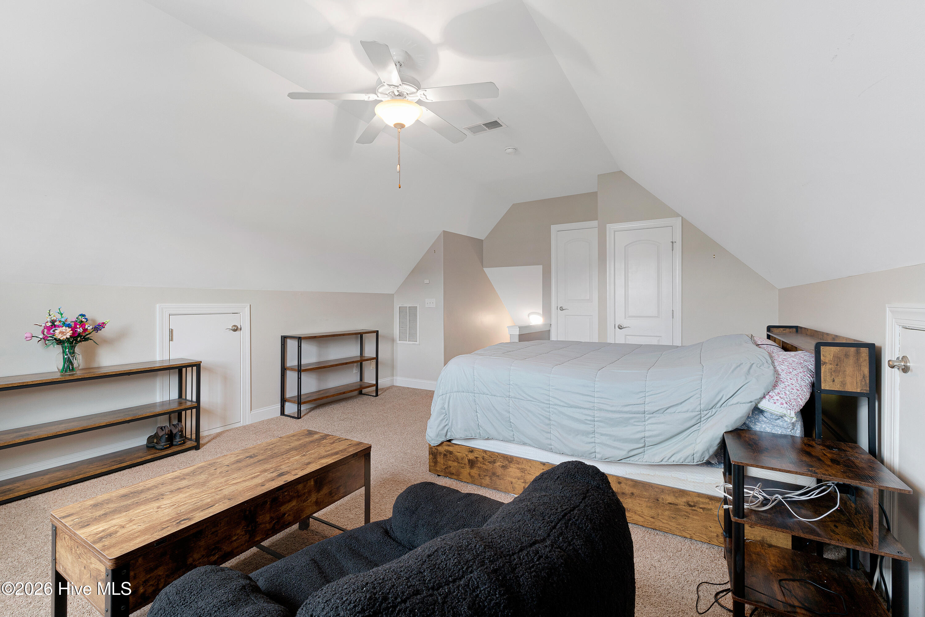 412 Waverly Court,Newport