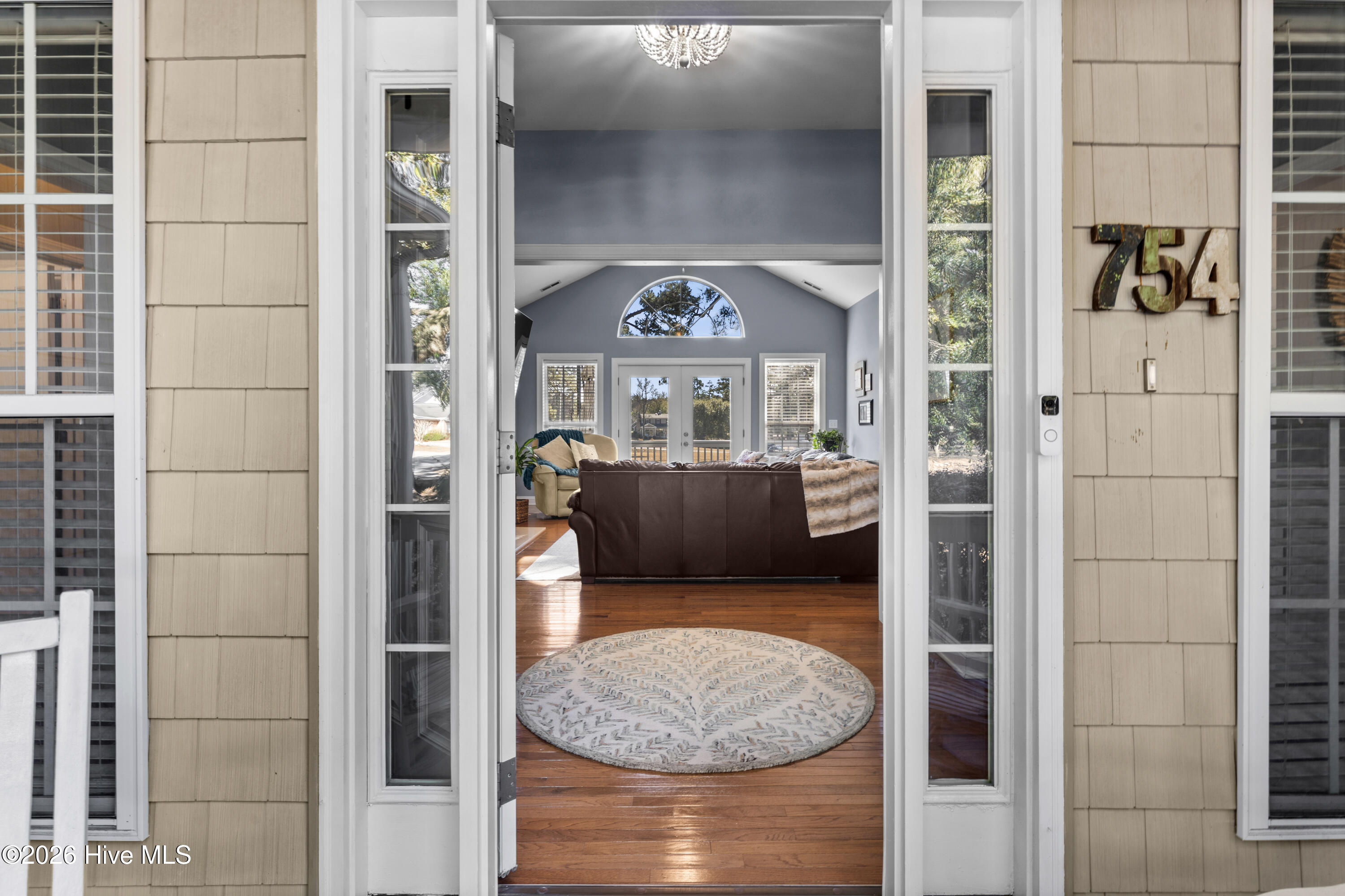 100550440 | Photo 18