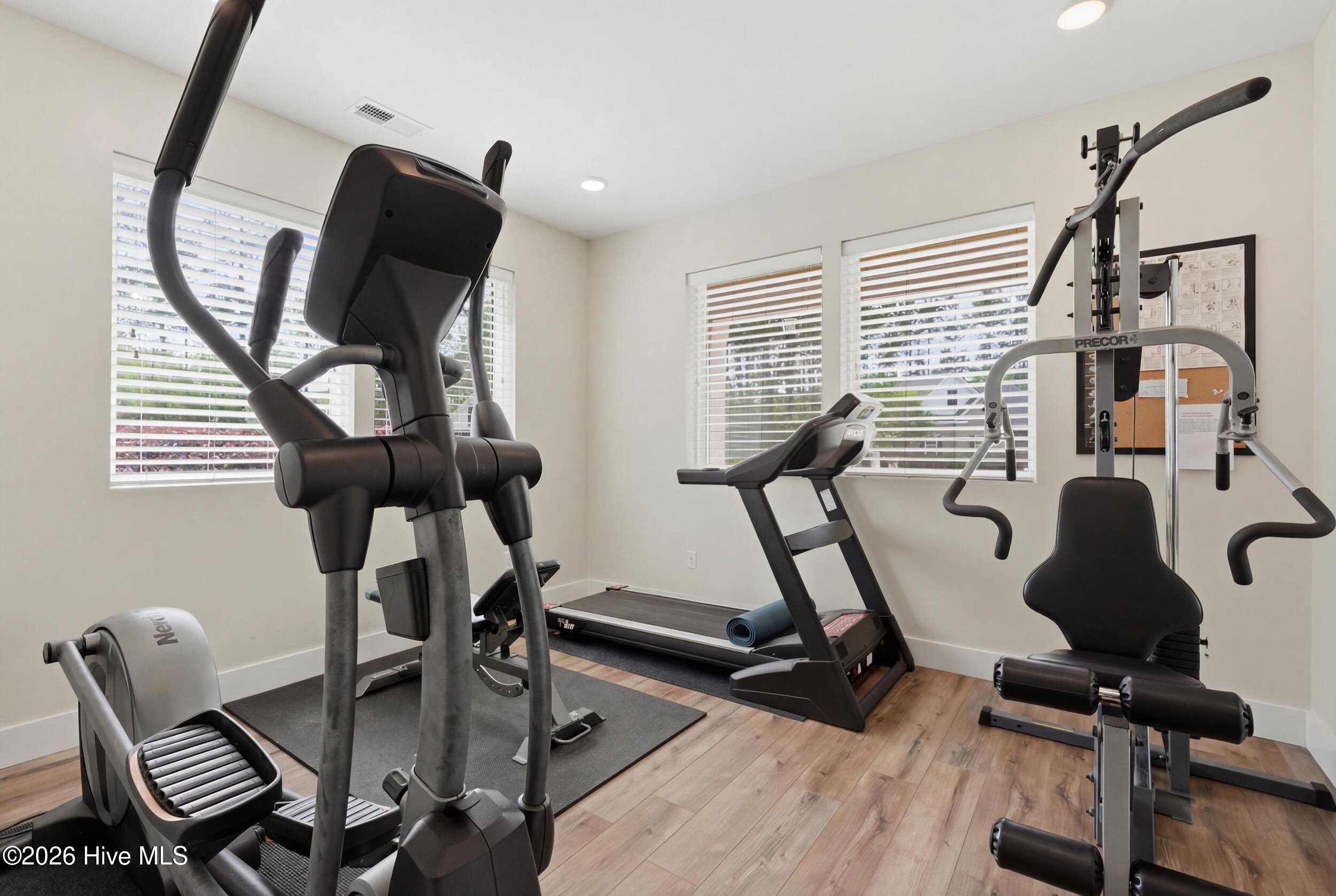 100565388 | Photo 79