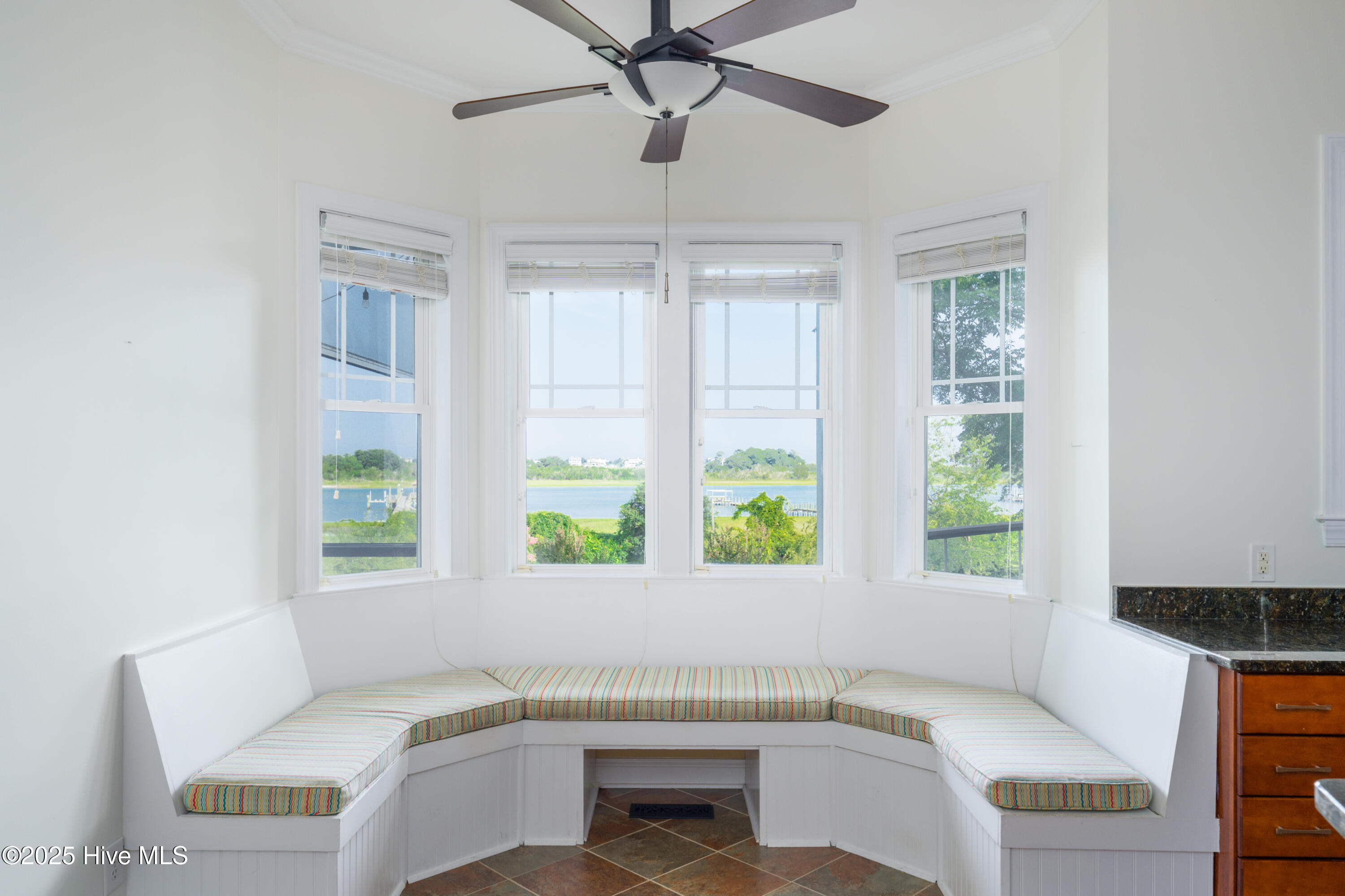 100510082 | Photo 23