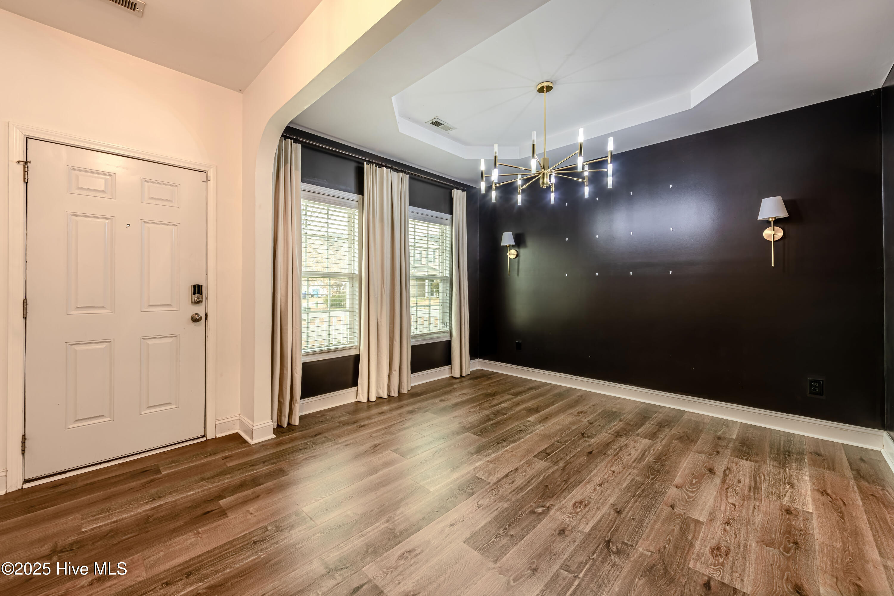 100546682 | Photo 11