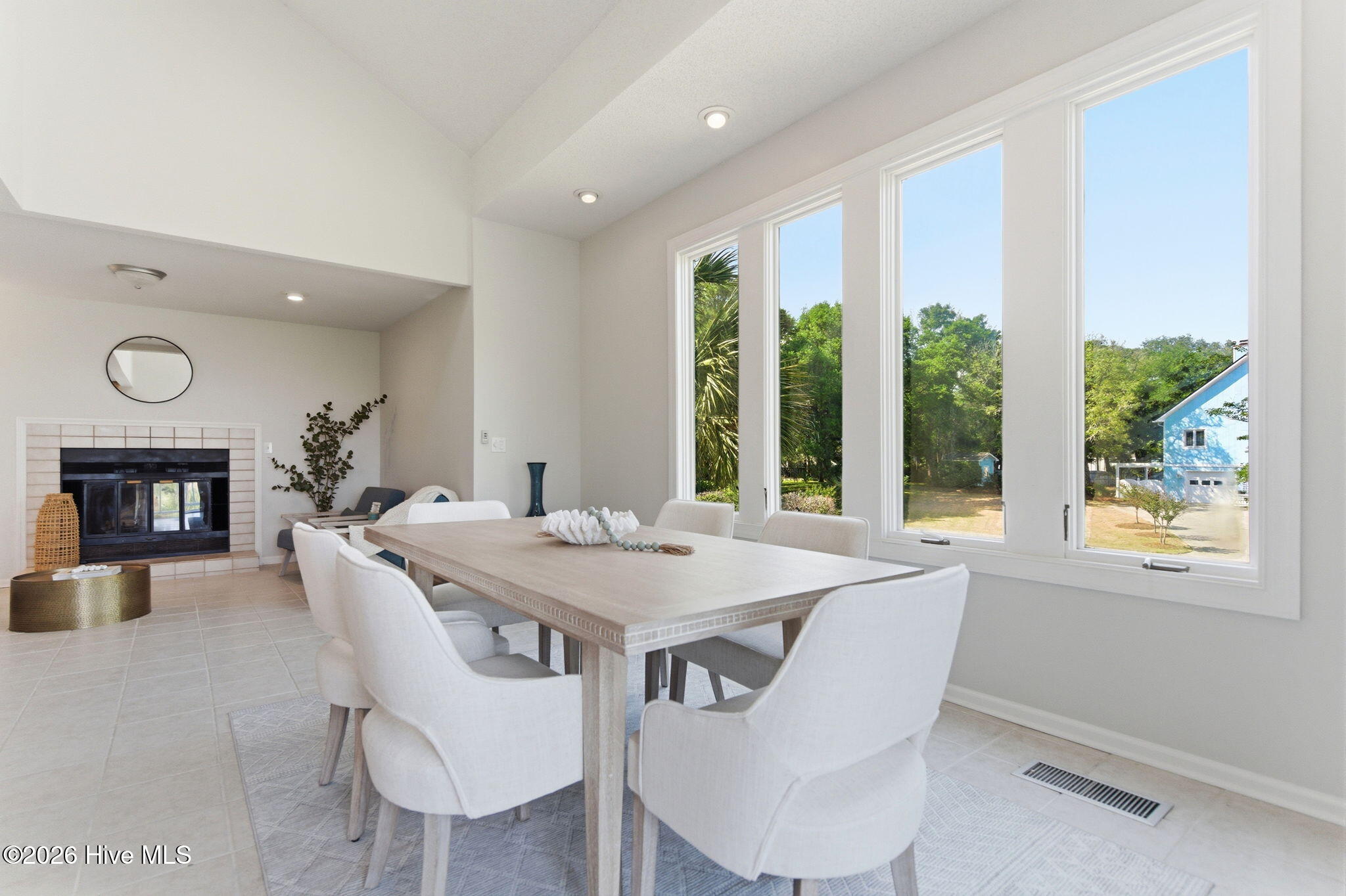 100569550 | Photo 34