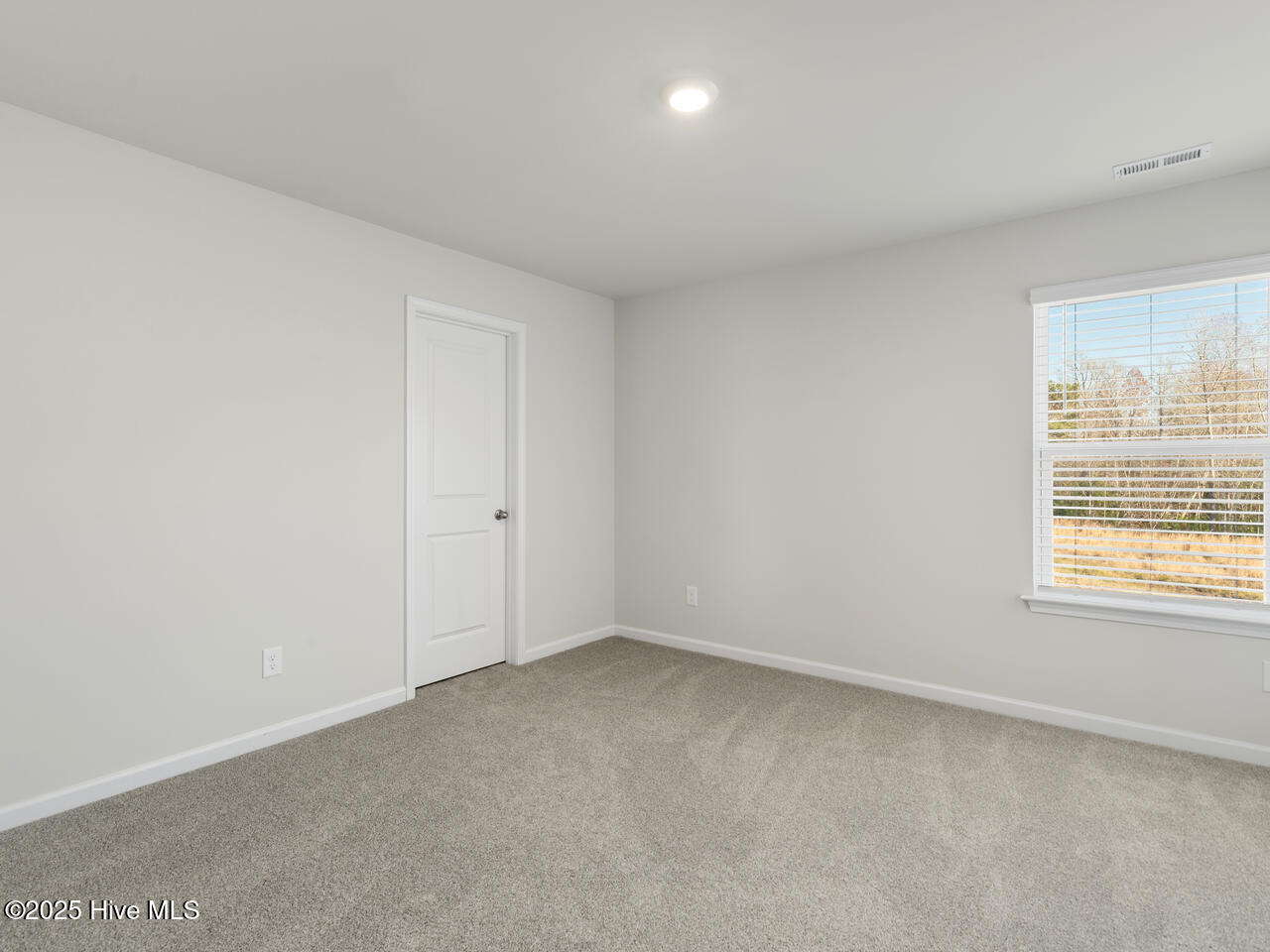 100536914 | Photo 34