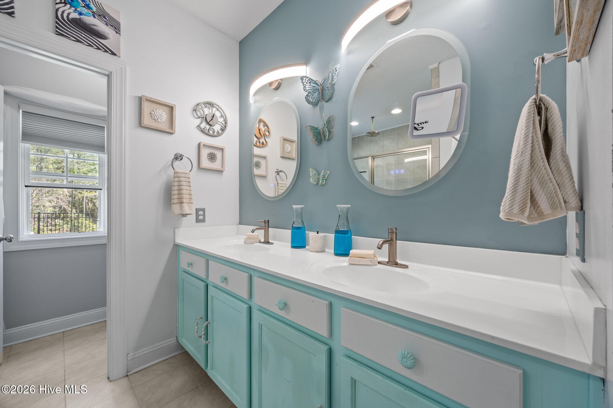 100563665 | Photo 28