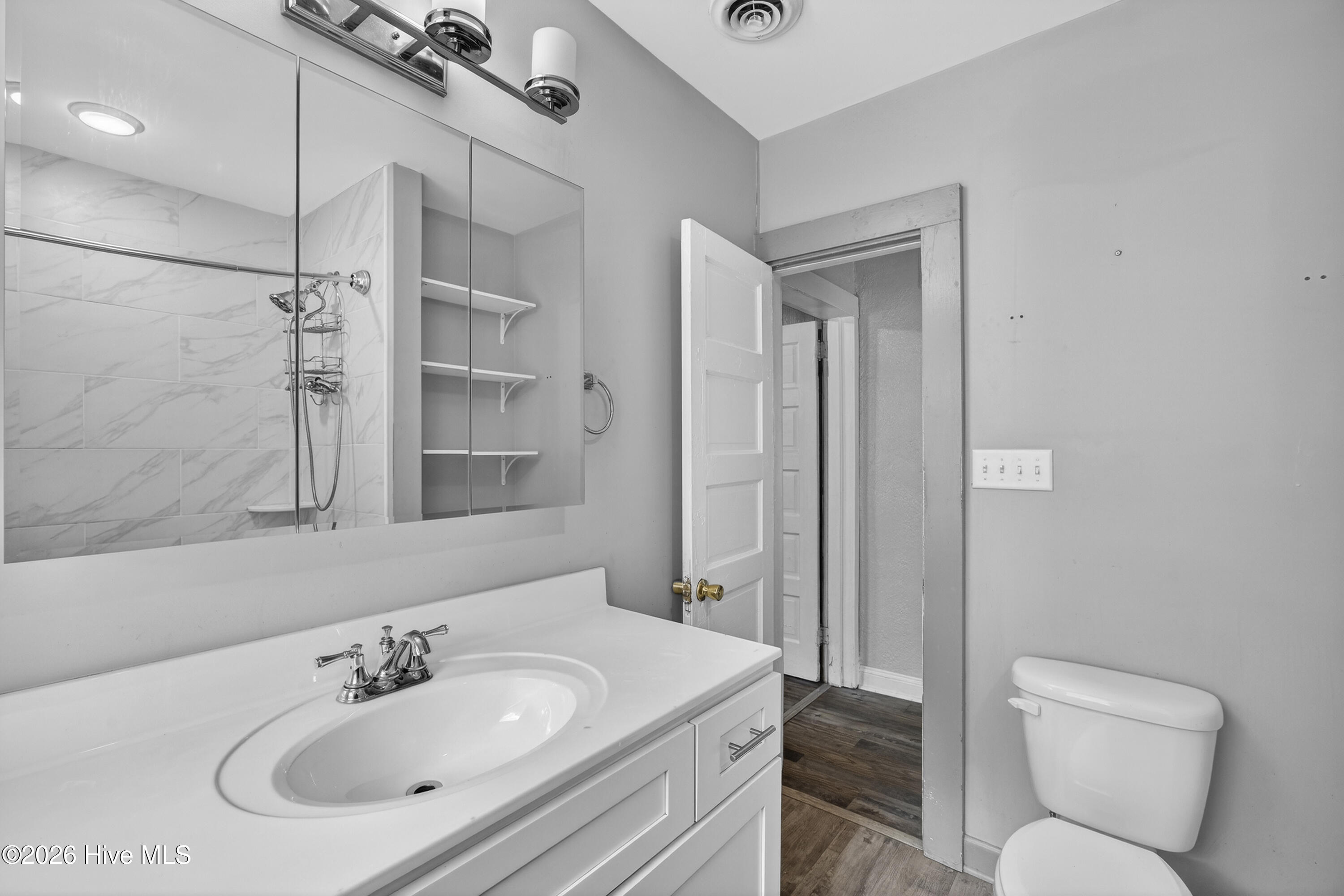 100564526 | Photo 29