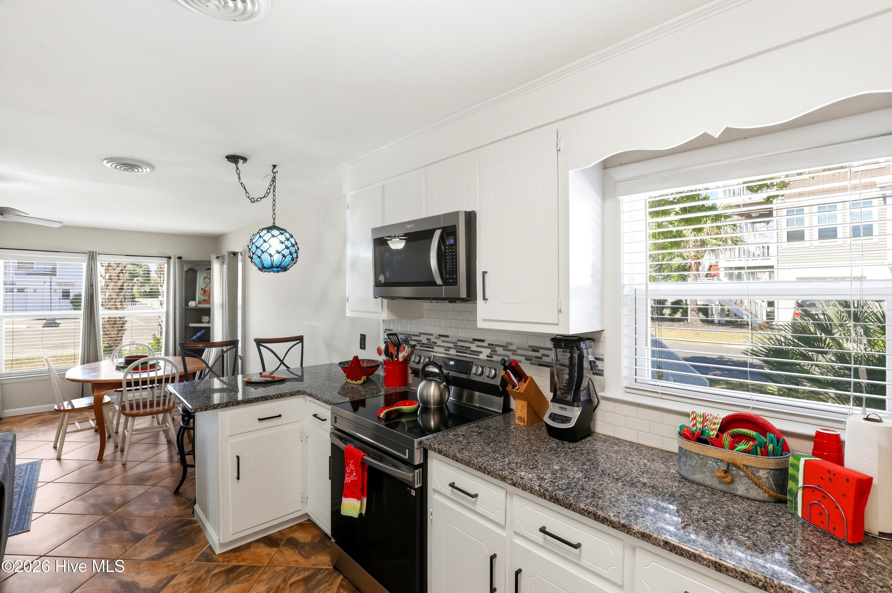 100569412 | Photo 32