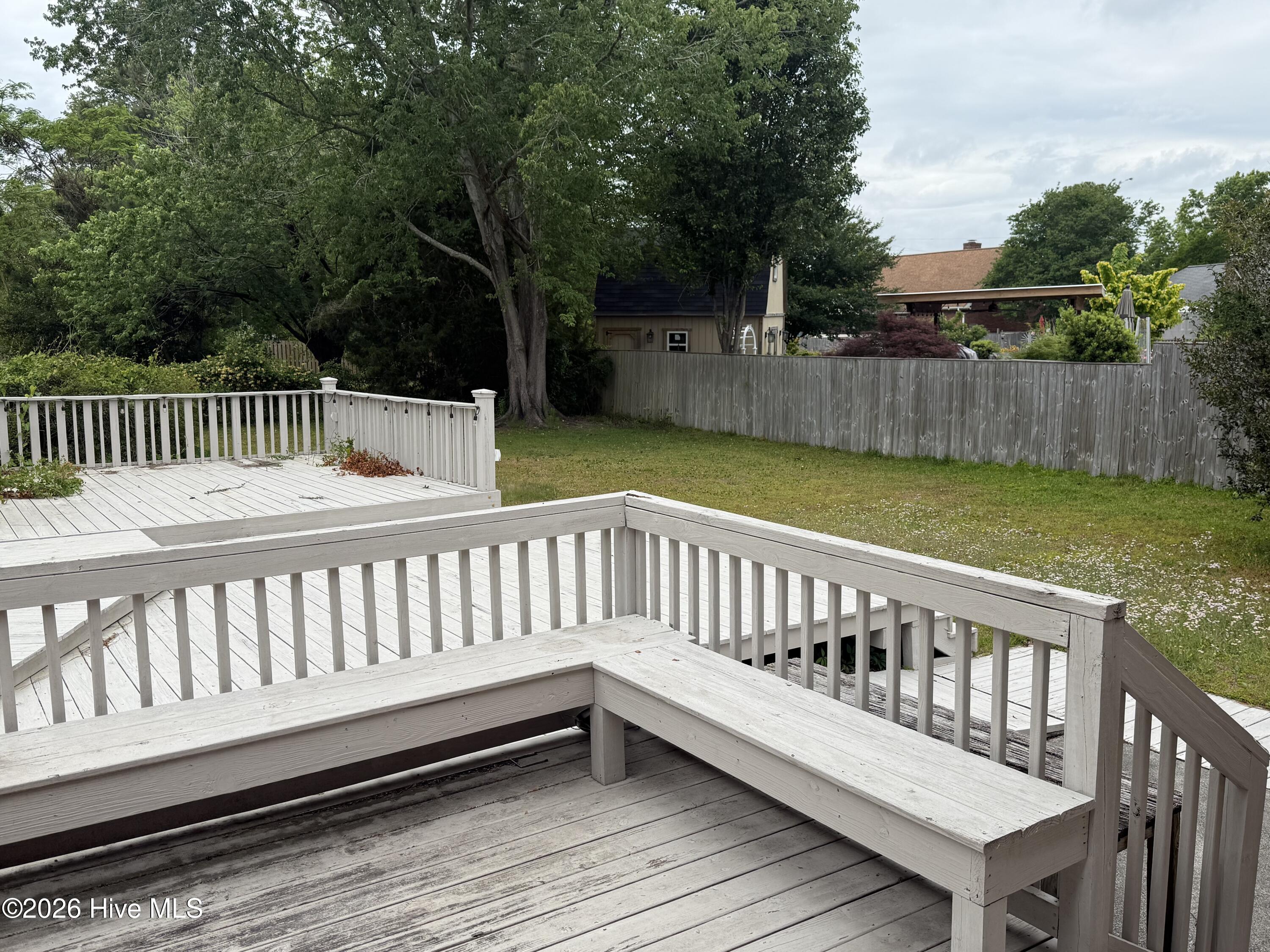 100570594 | Photo 37