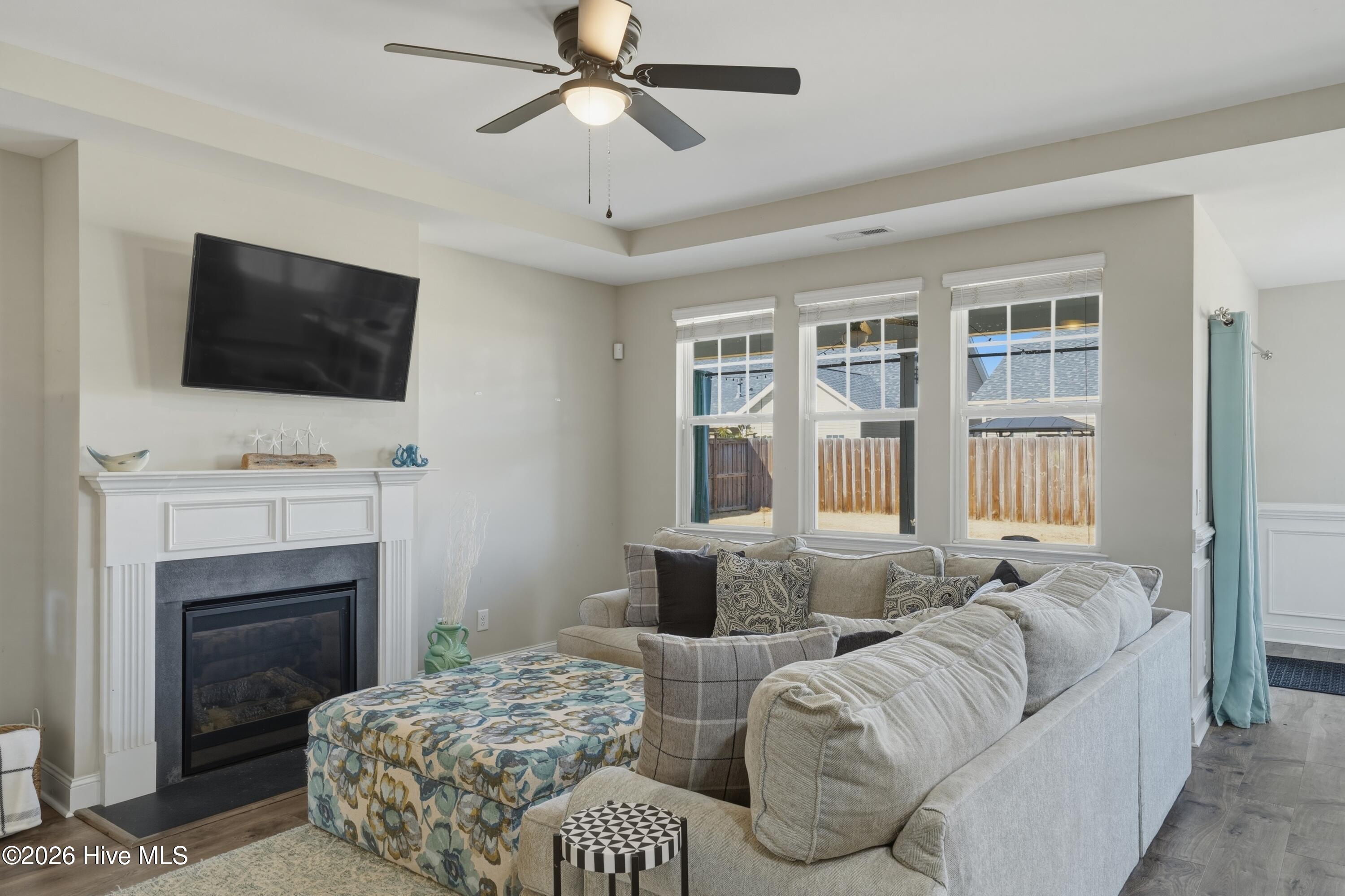 100557354 | Photo 14