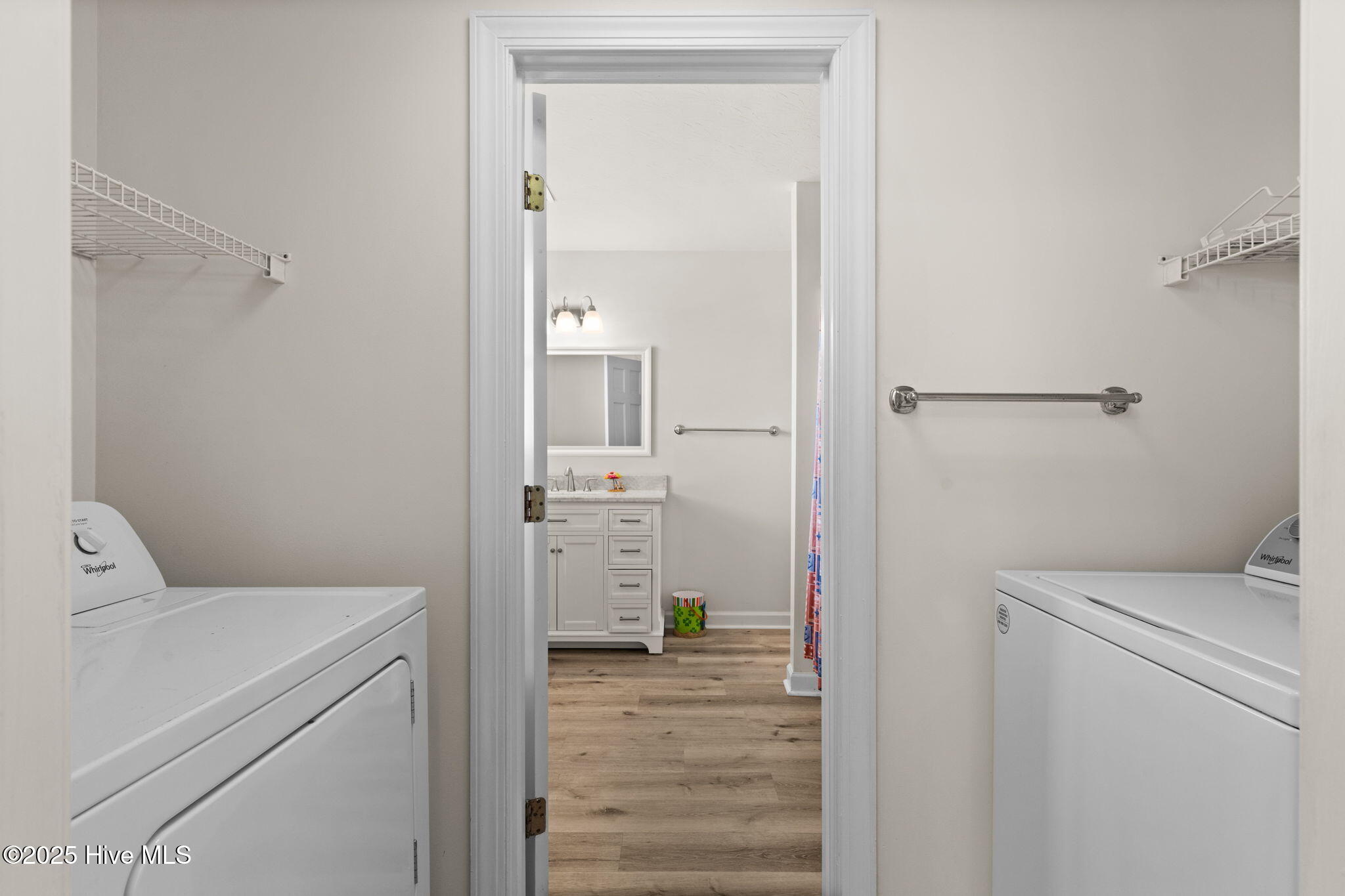 100515755 | Photo 40