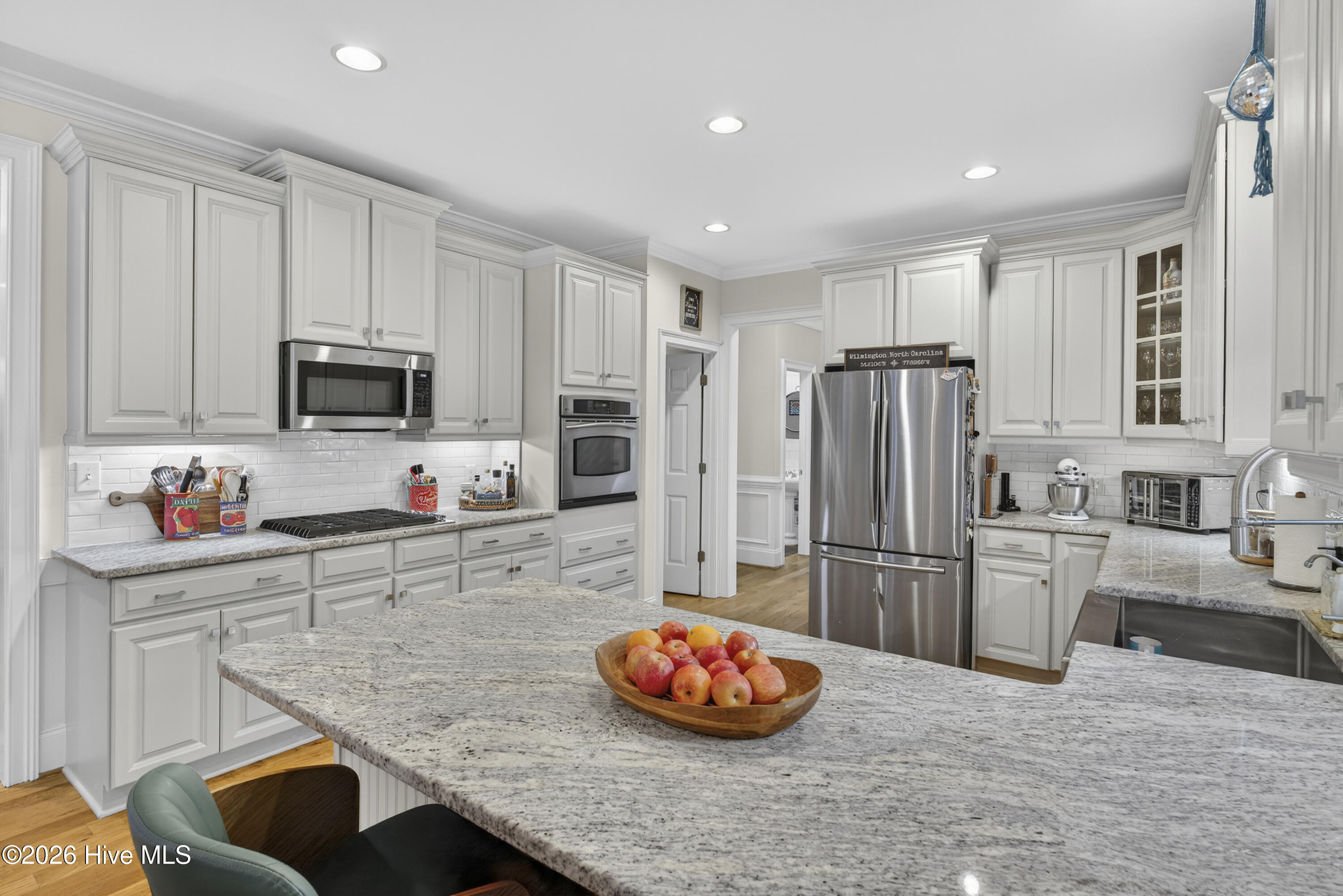 100557887 | Photo 26